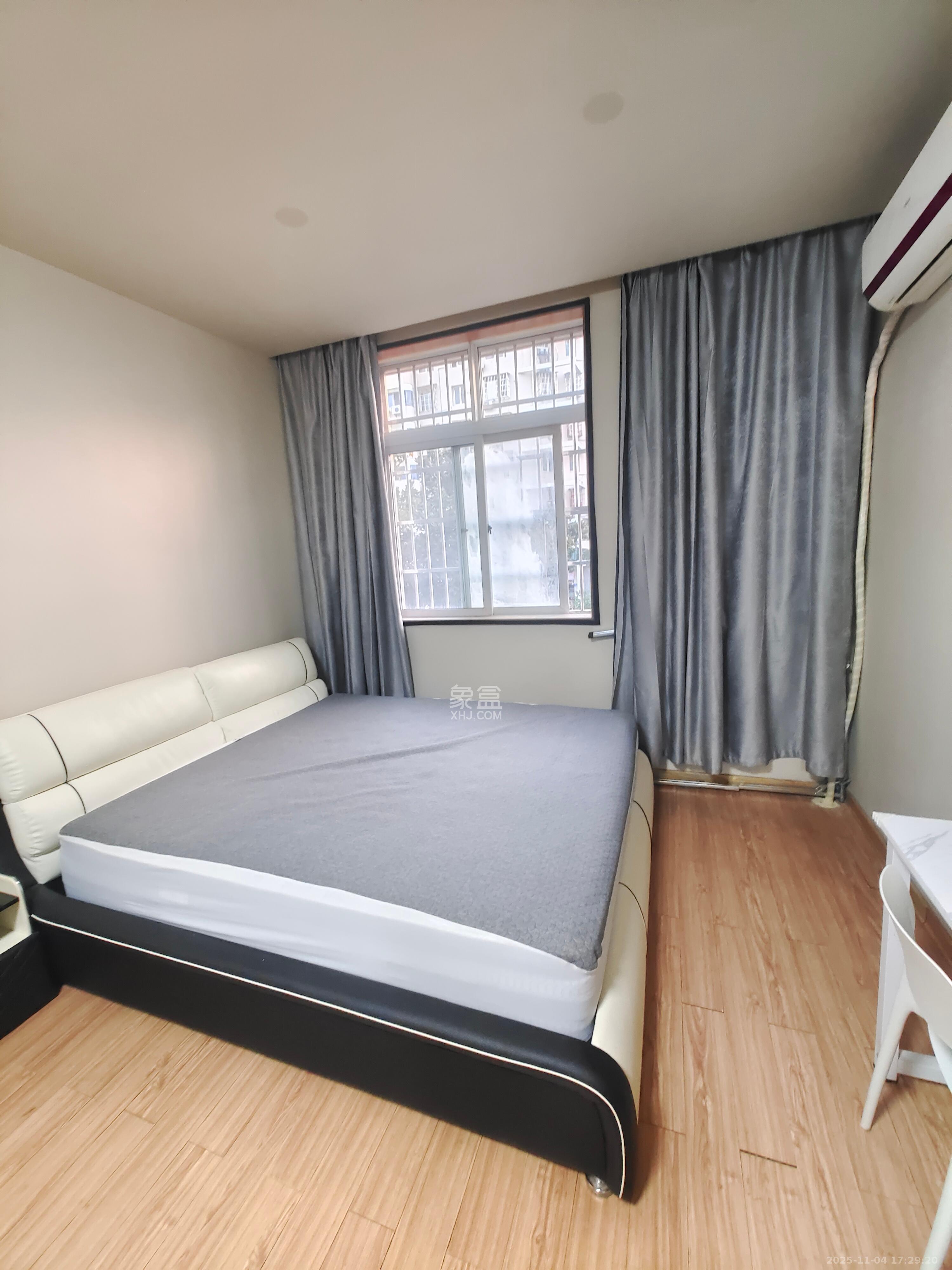 咸嘉新村悦峰园  1室1厅1卫    1300.0元/月