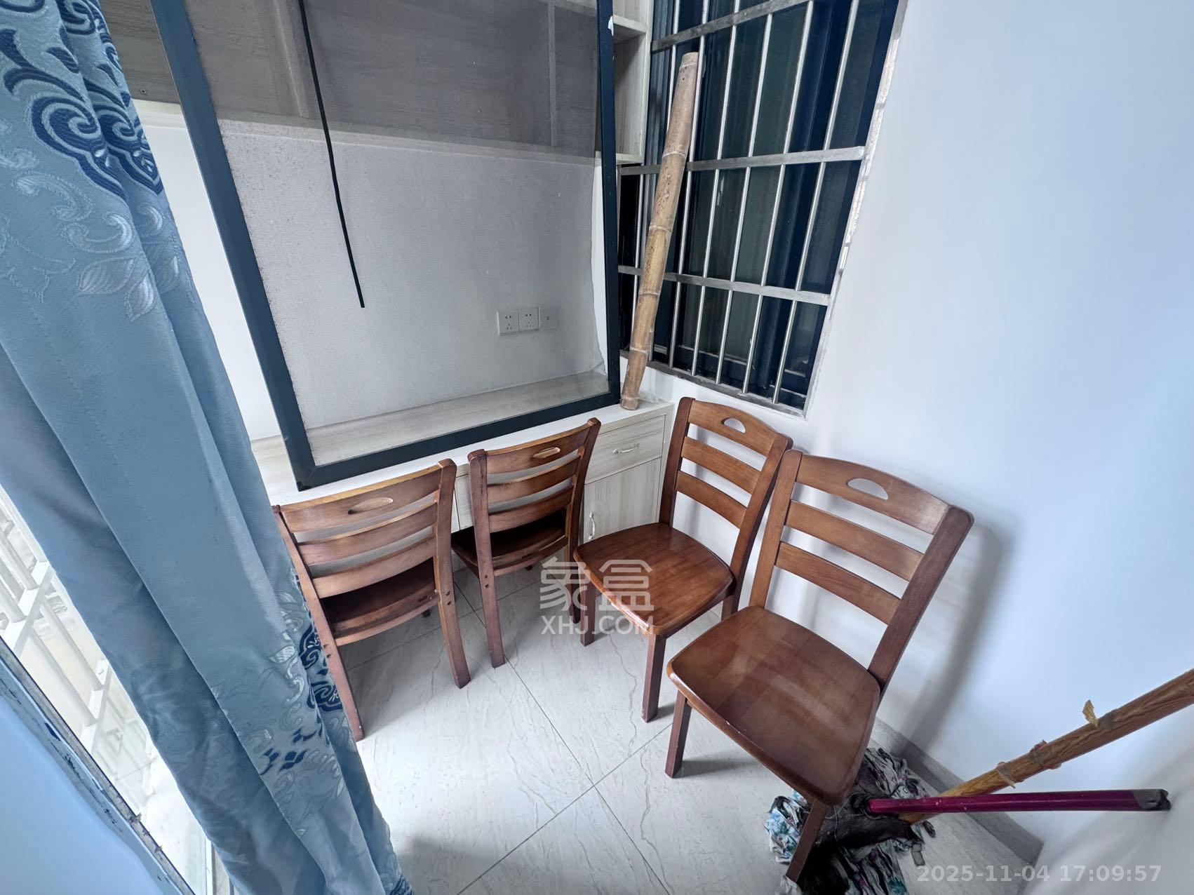 桥头家苑一期 3室2厅2卫 2000.0元/月 桥头家苑一期 3室2厅2卫 2000.0元/月室内图