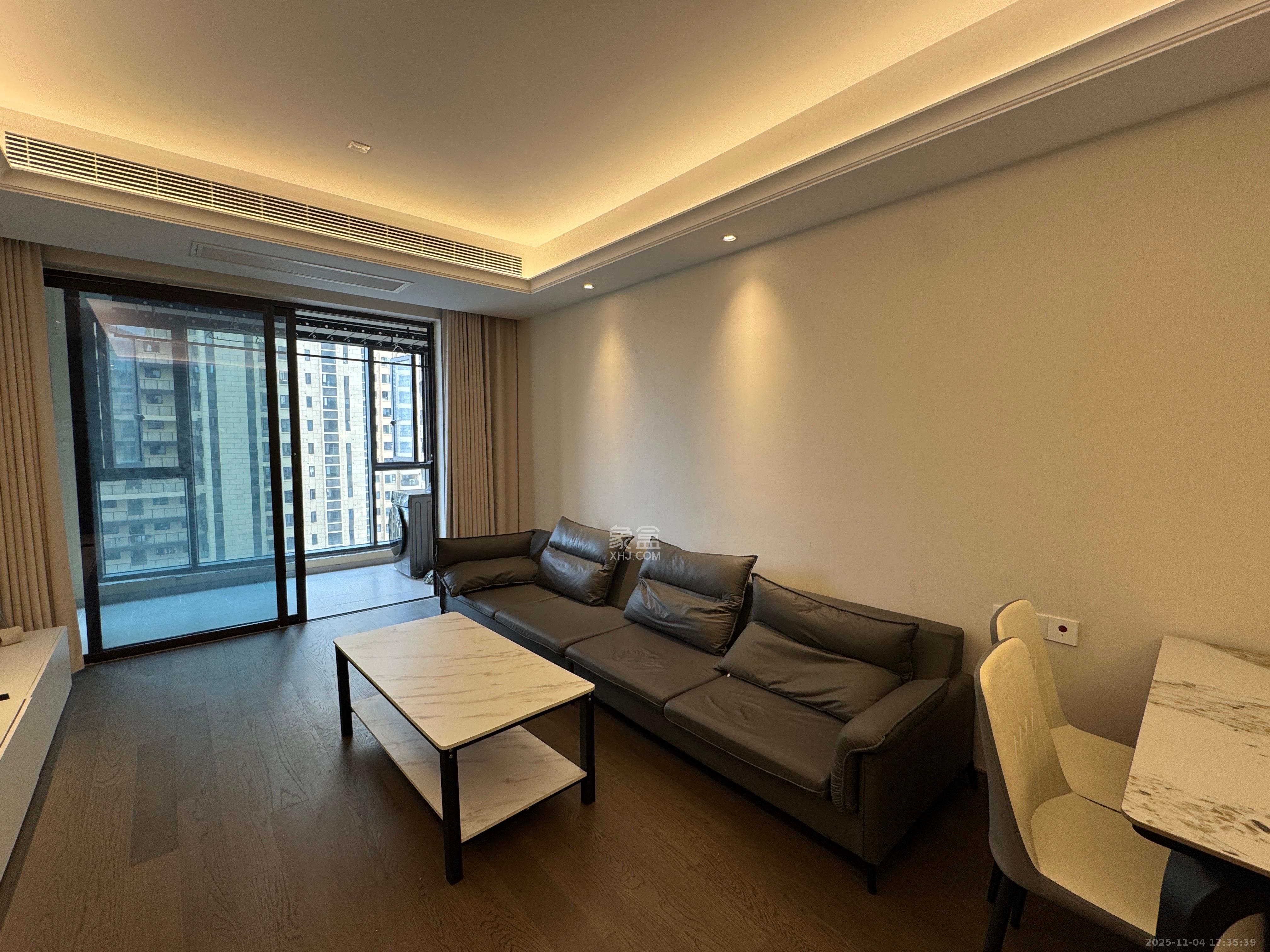 新力铂园（江山云著）  3室2厅2卫    4300.0元/月室内图1