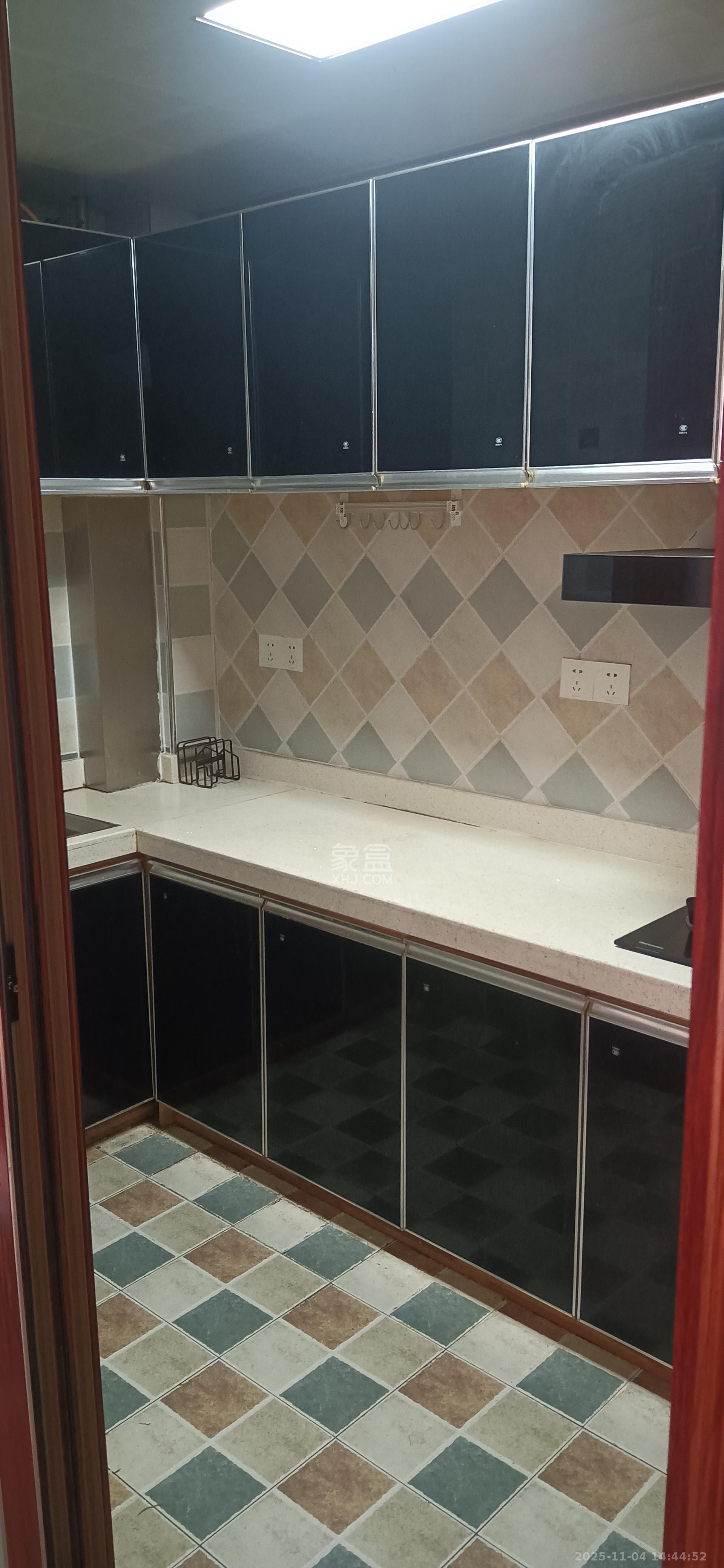 海伦春天  2室2厅1卫    1800.0元/月 海伦春天  2室2厅1卫    1800.0元/月室内图