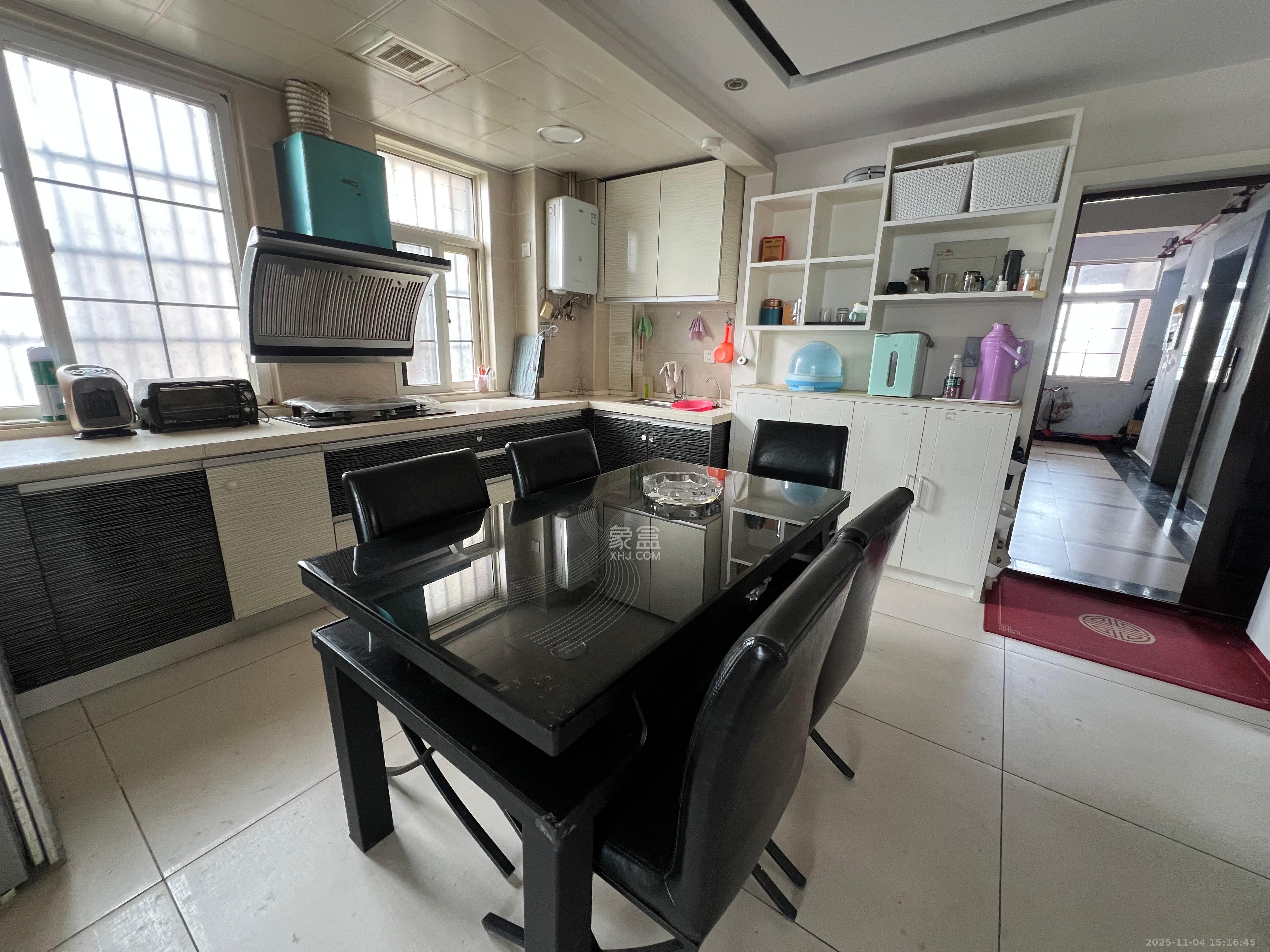 沁园春御院 3室2厅2卫 3000.0元/月 沁园春御院 3室2厅2卫 3000.0元/月室内图