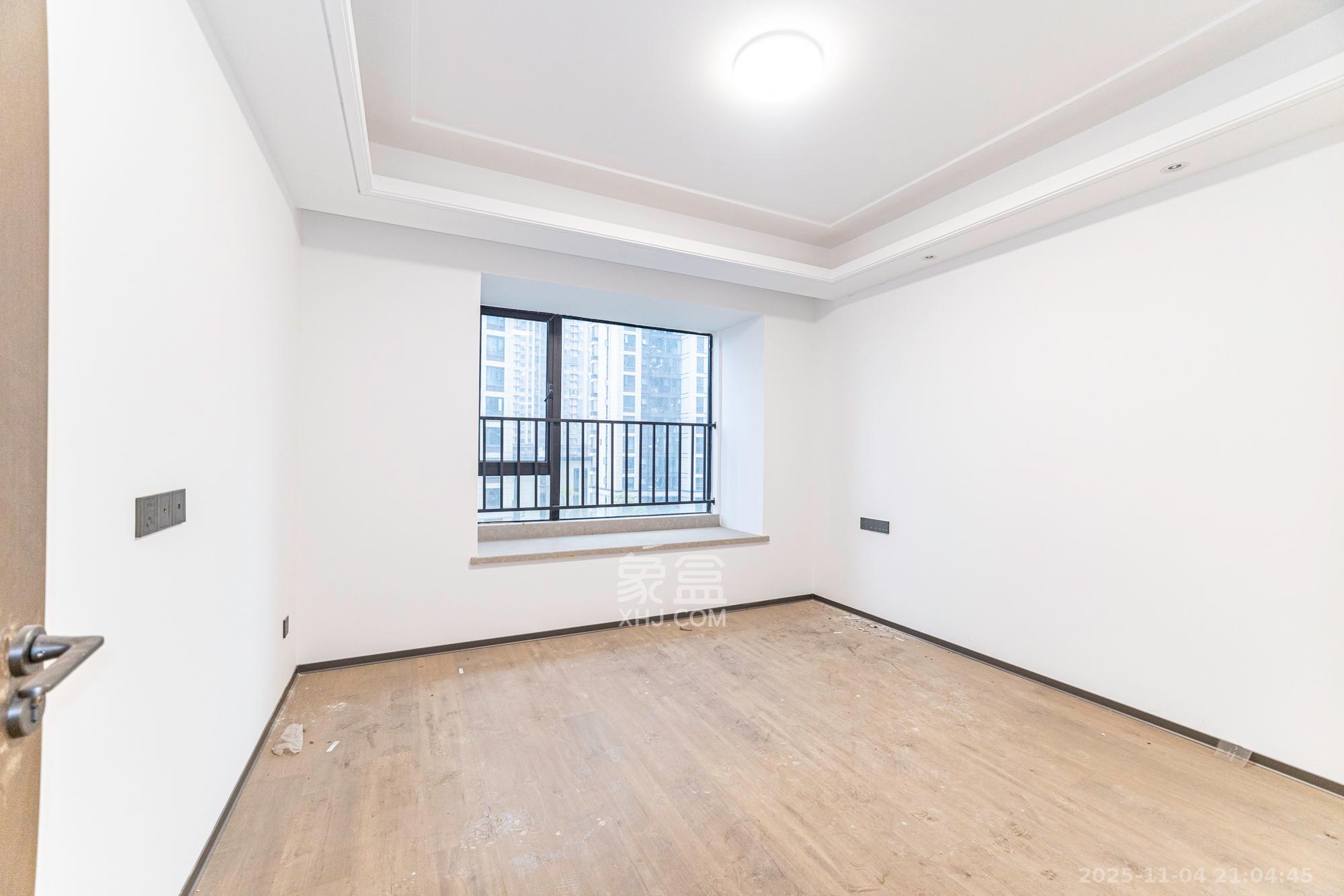 荣盛锦绣学府  3室2厅2卫    110.0万卧室