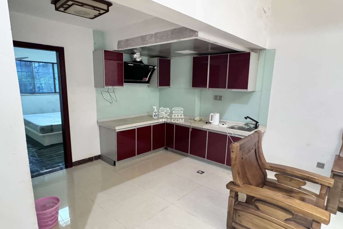 兰海佳园 4室2厅2卫 2500.0元/月 兰海佳园 4室2厅2卫 2500.0元/月室内图