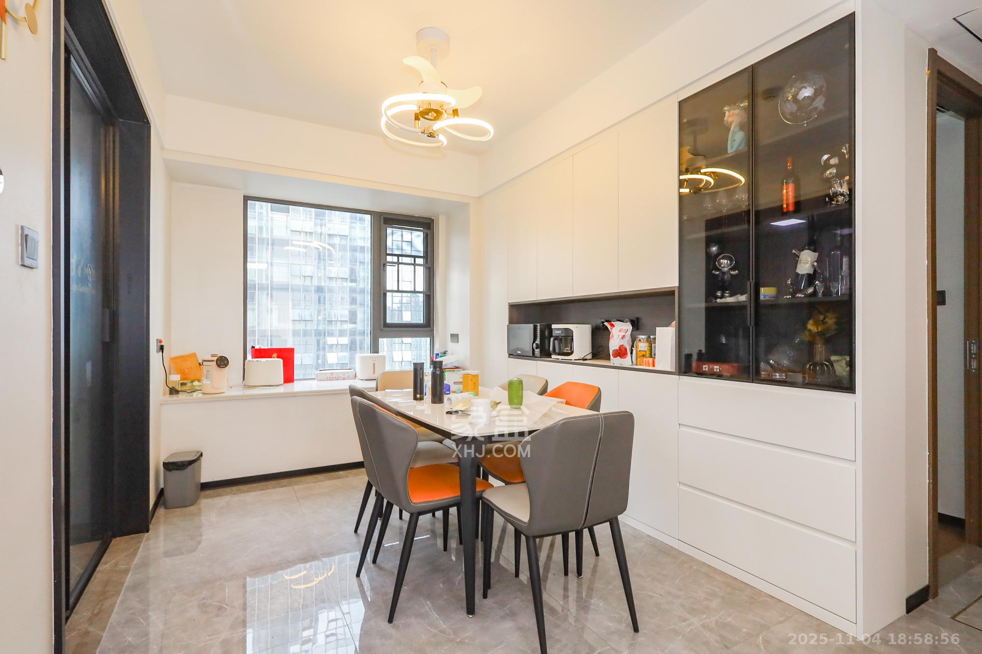 卓越中寰  4室2厅2卫    248.0万其他