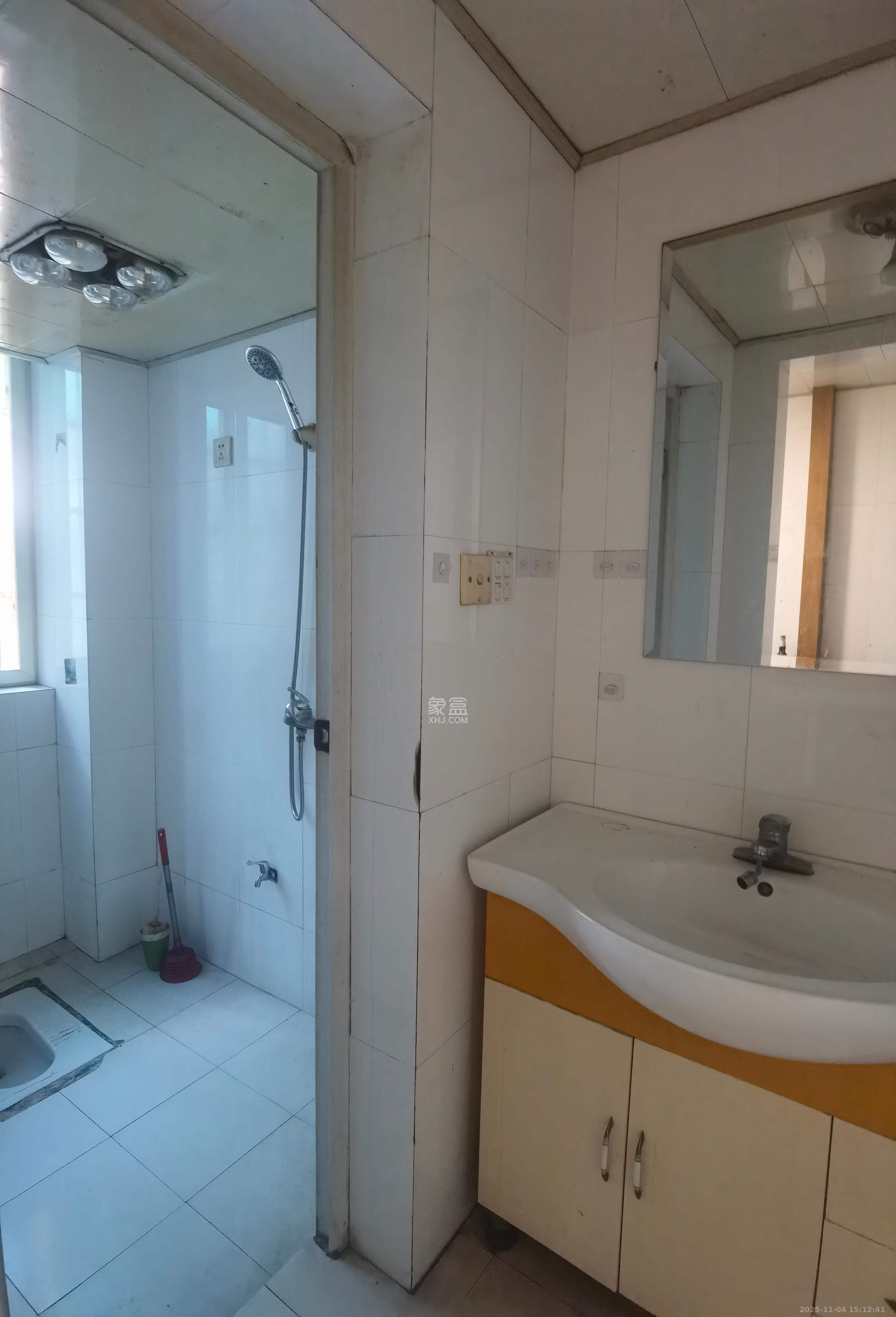 四方小区 3室1厅1卫 1900.0元/月 四方小区 3室1厅1卫 1900.0元/月室内图