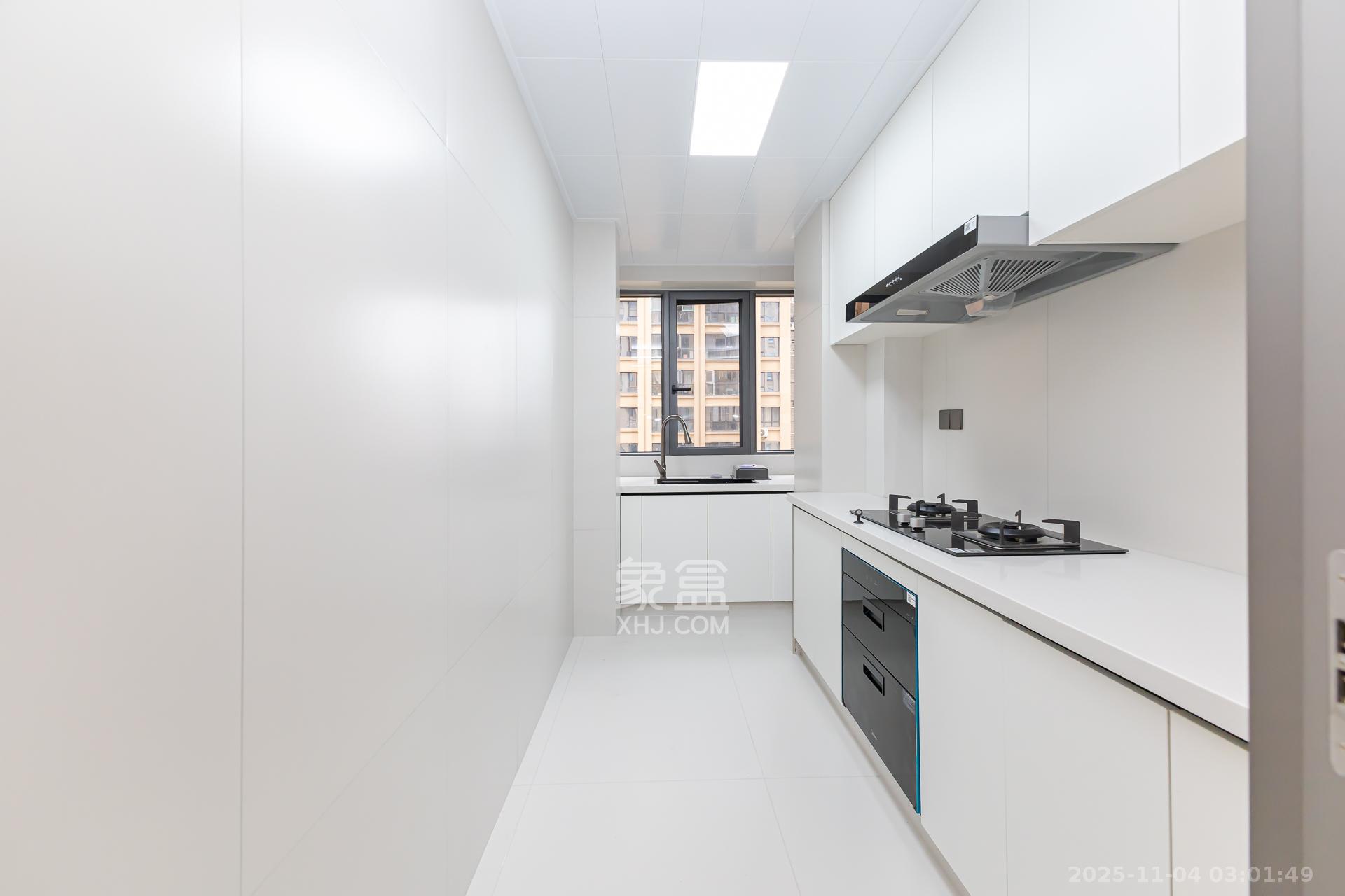 润和又一城  4室2厅2卫    135.8万厨房