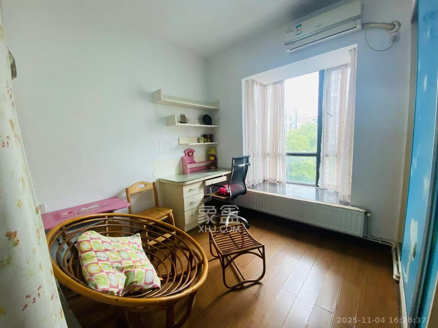 长房东郡  3室2厅2卫    2600.0元/月室内图