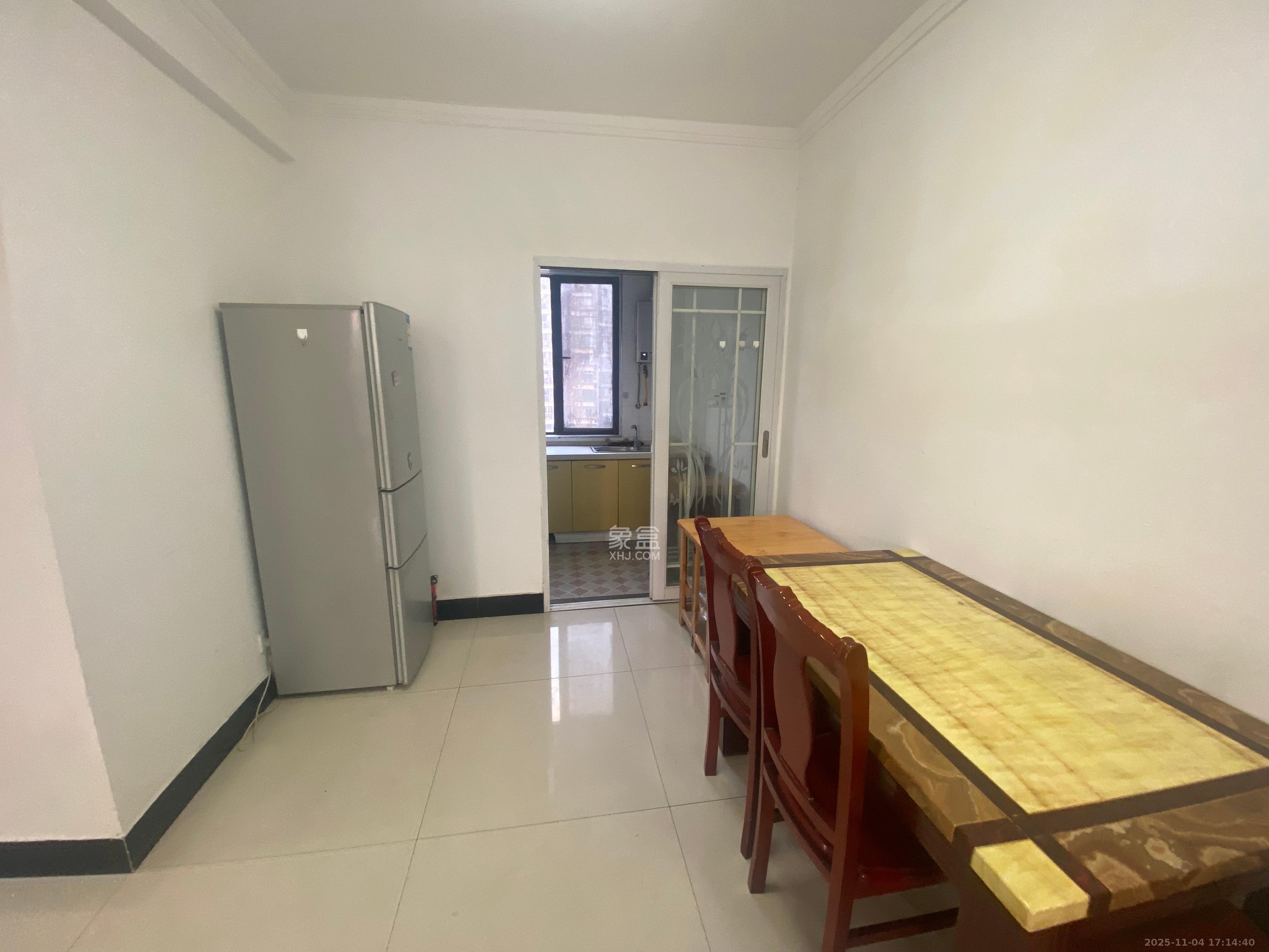 高信向日葵 3室2厅1卫 2600.0元/月 高信向日葵 3室2厅1卫 2600.0元/月室内图