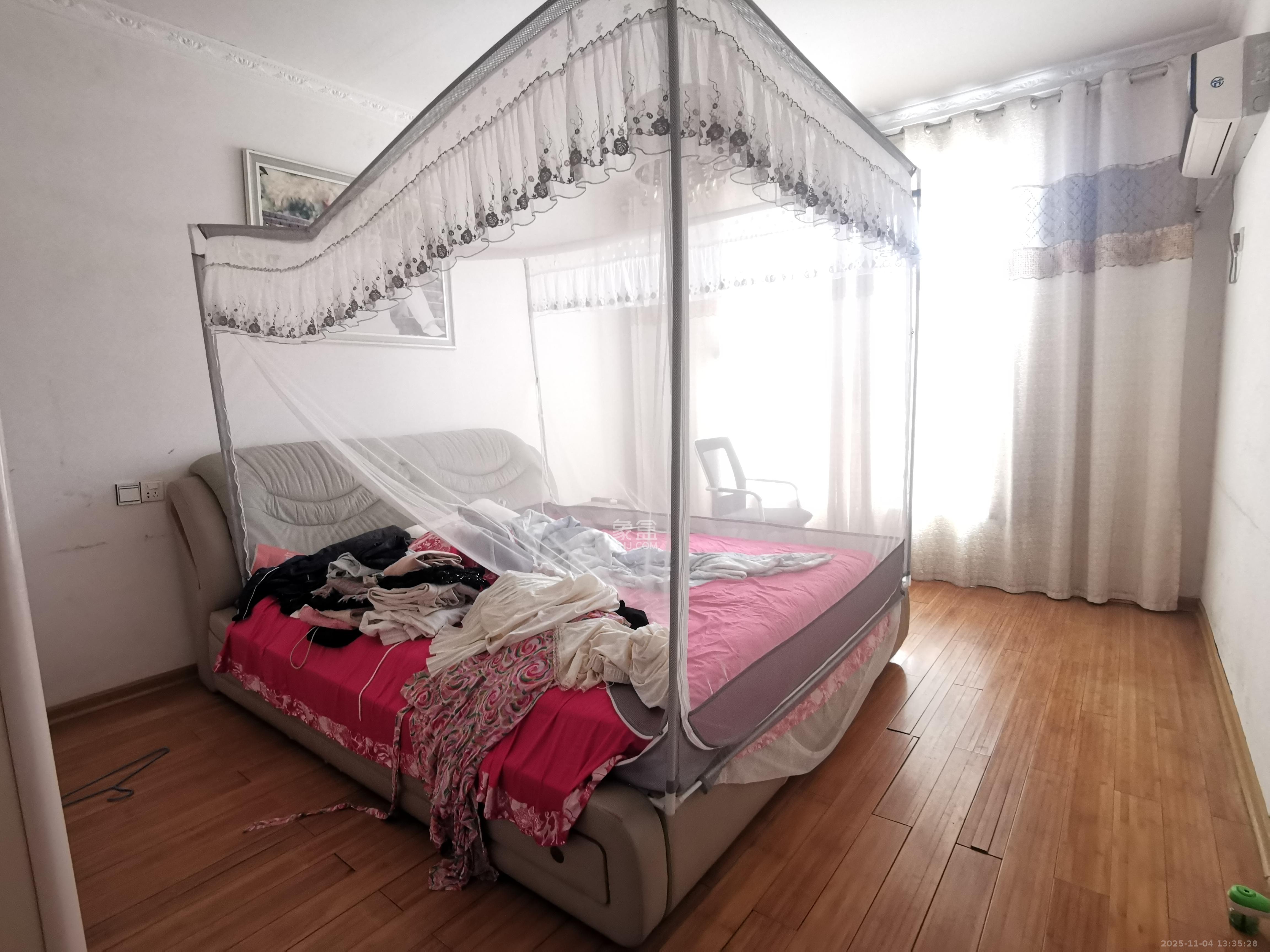 星城国际 3室2厅2卫 1800.0元/月 星城国际 3室2厅2卫 1800.0元/月室内图