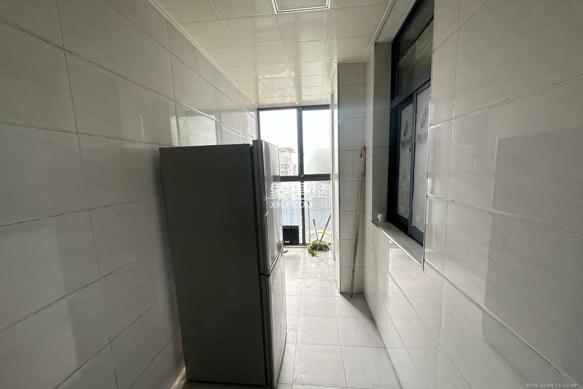 华韵城市海岸(城市水岸苑) 2室2厅1卫 2400.0元/月 华韵城市海岸(城市水岸苑) 2室2厅1卫 2400.0元/月室内图