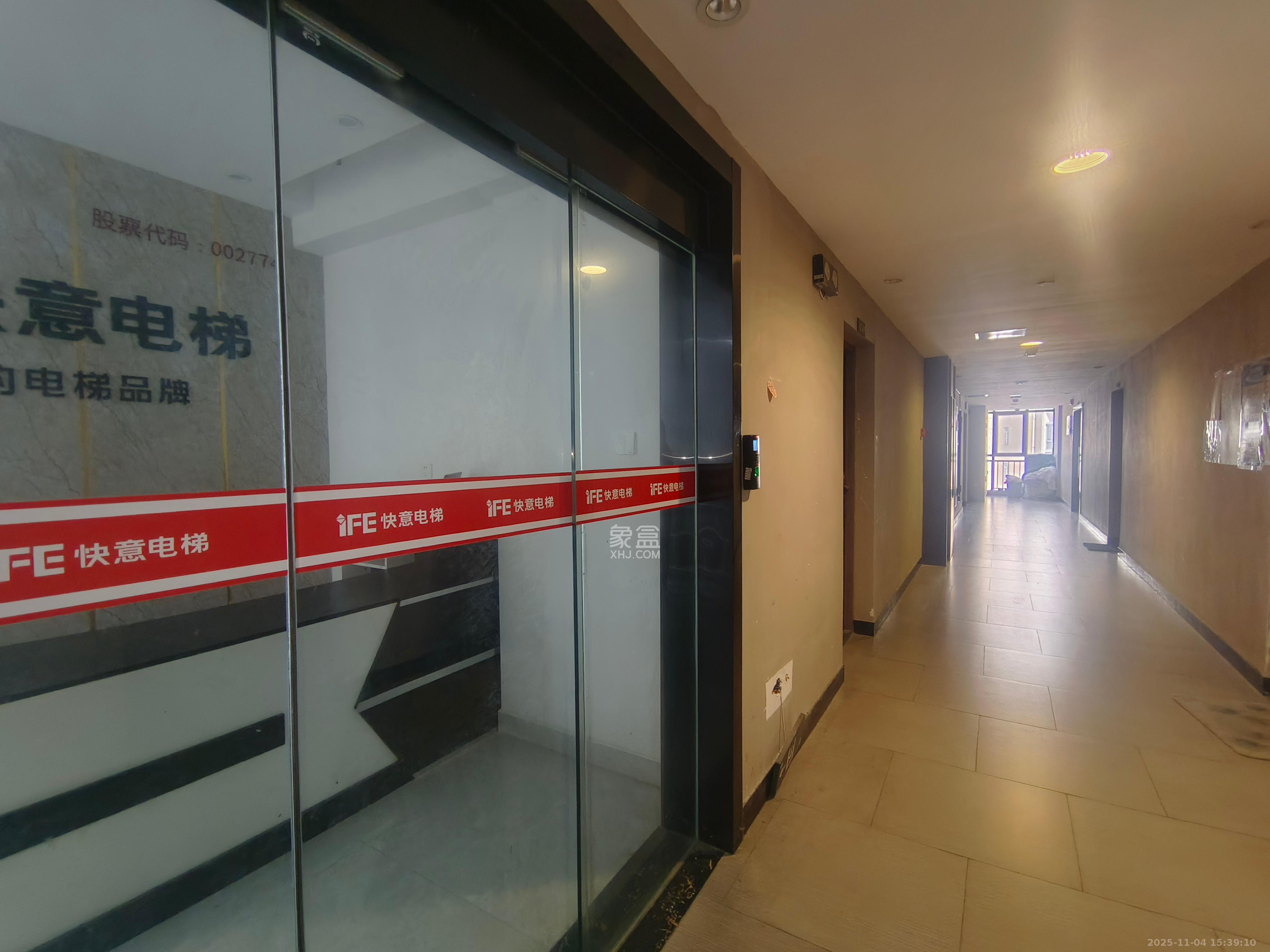 新世界广场 1室1厅1卫 7200.0元/月 新世界广场 1室1厅1卫 7200.0元/月室内图