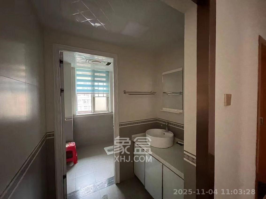 五矿万境水岸  3室2厅2卫    1800.0元/月室内图