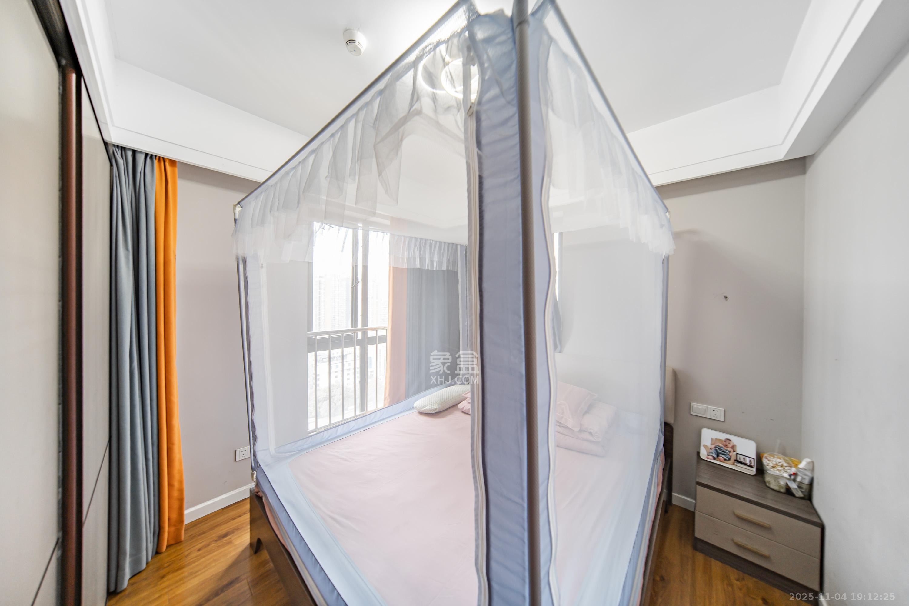 里约荟  3室2厅2卫    90.0万卧室