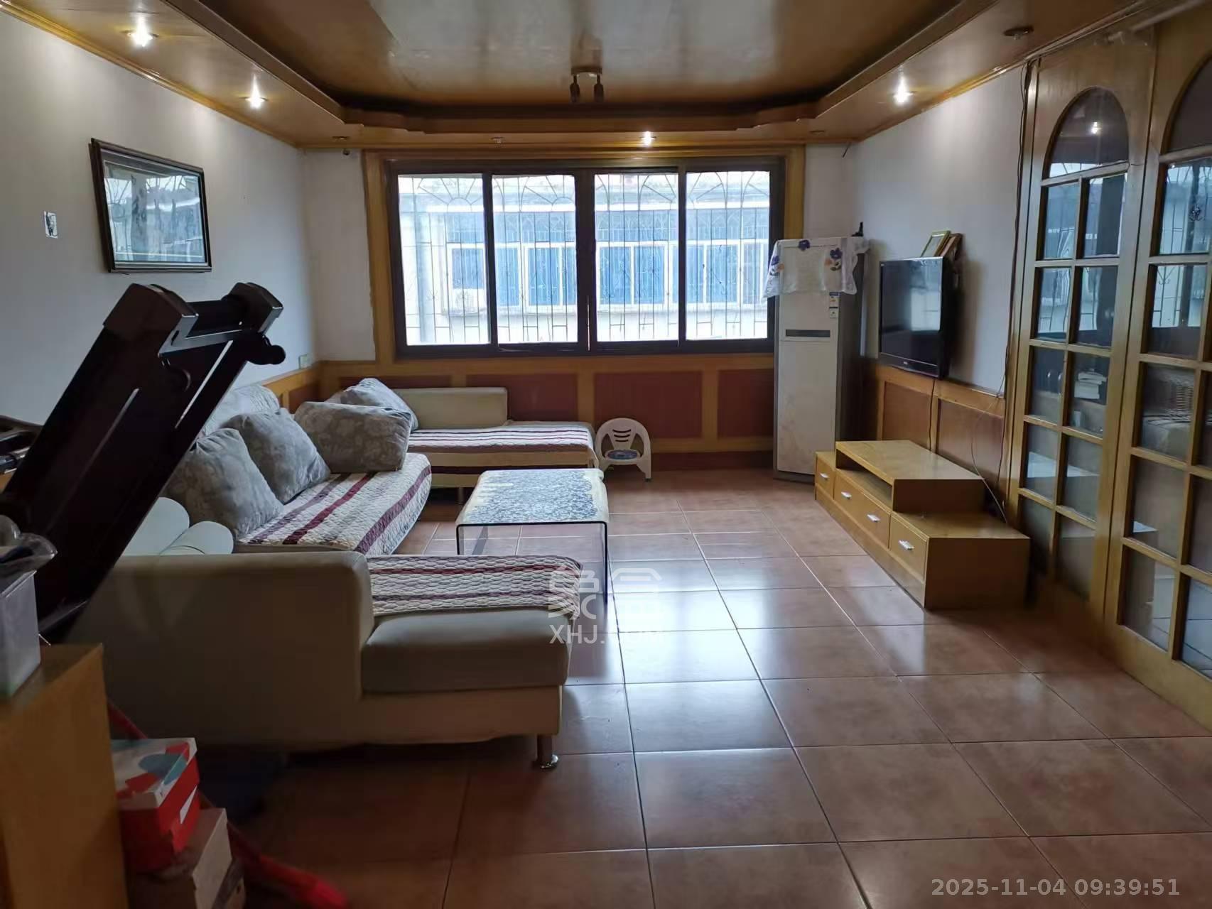 晨光花园  3室2厅1卫    2000.0元/月室内图