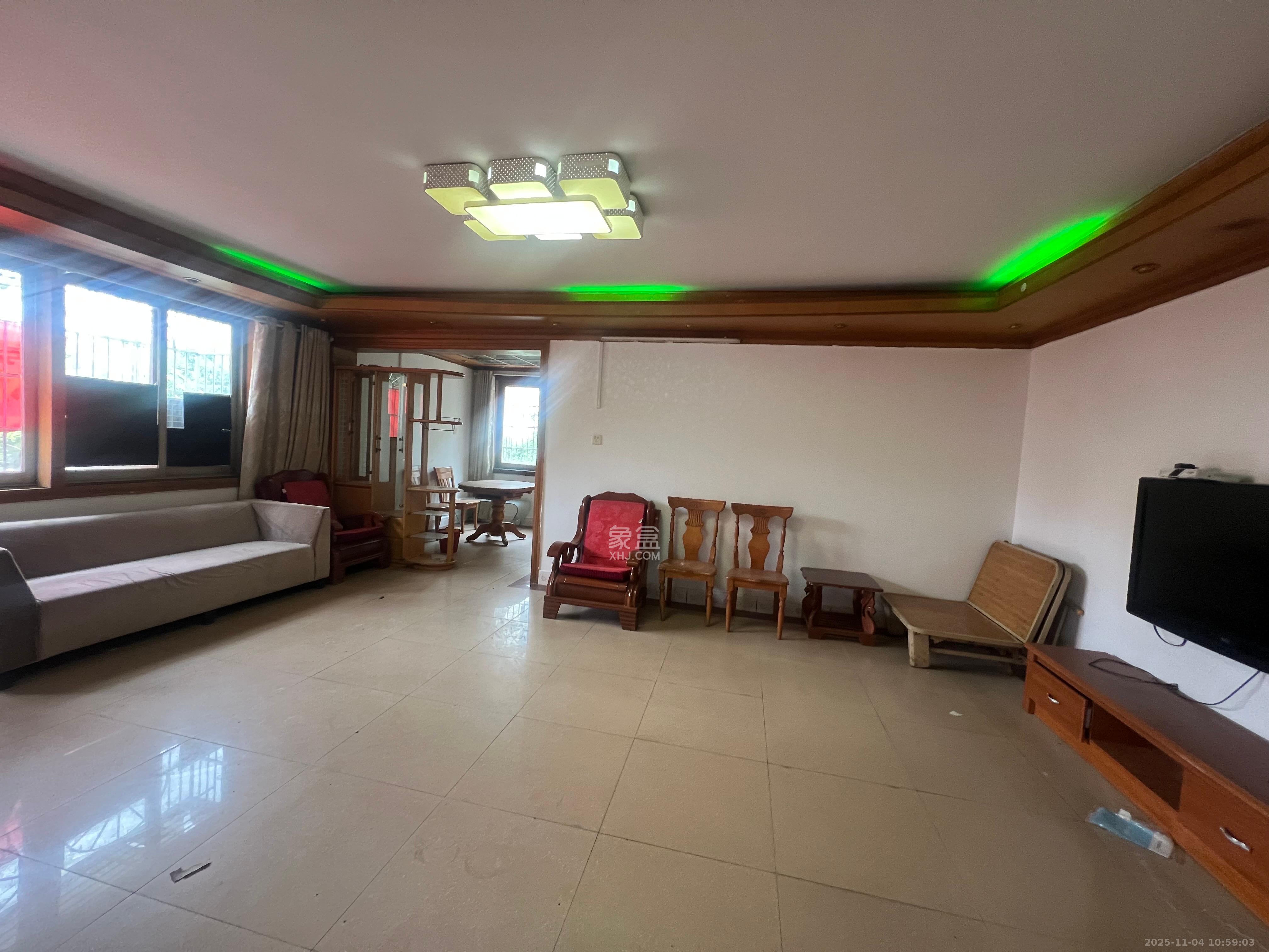 姚正街商住楼  3室2厅1卫    2700.0元/月