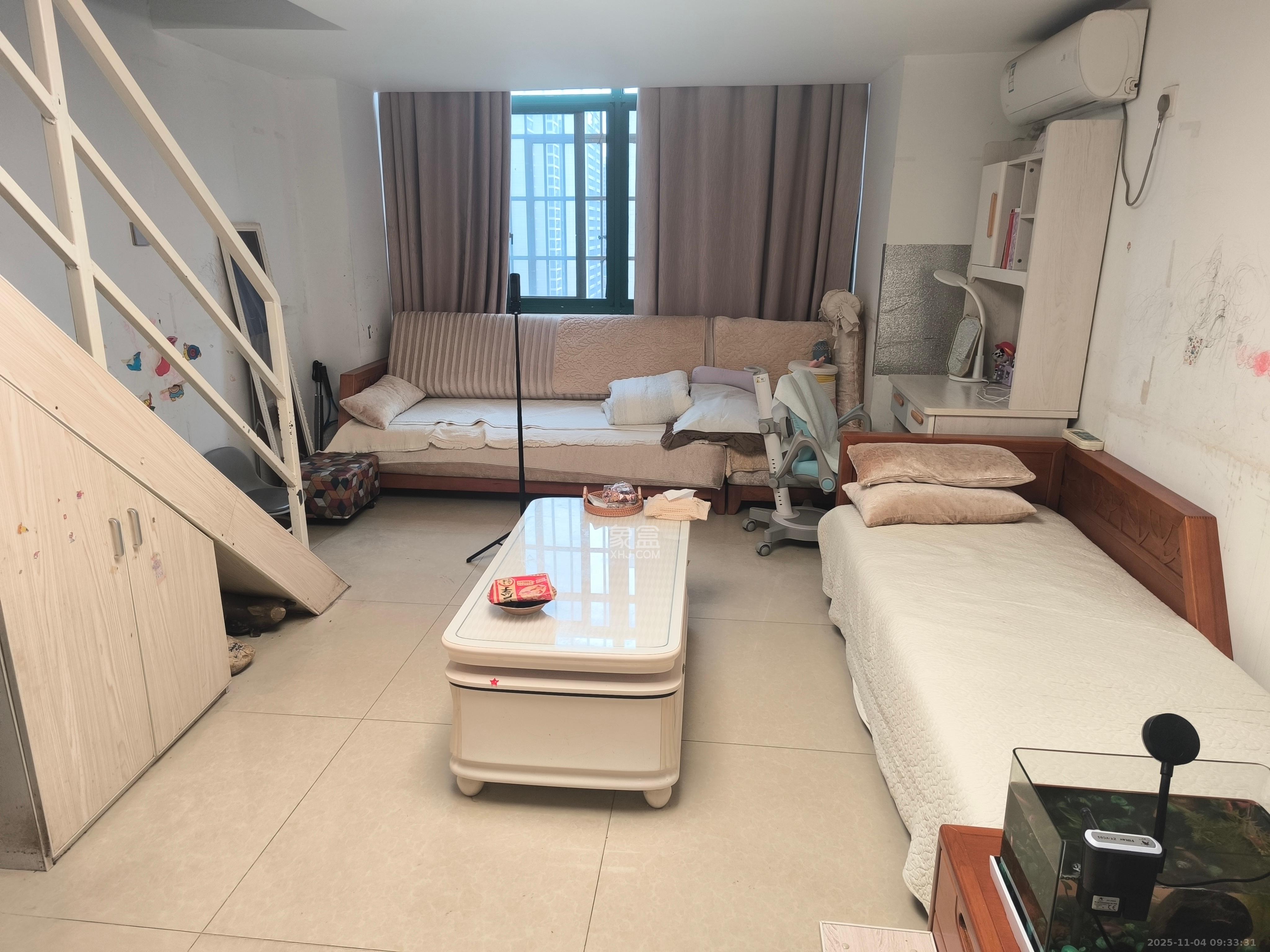 洋湖时代  1室1厅1卫    1300.0元/月