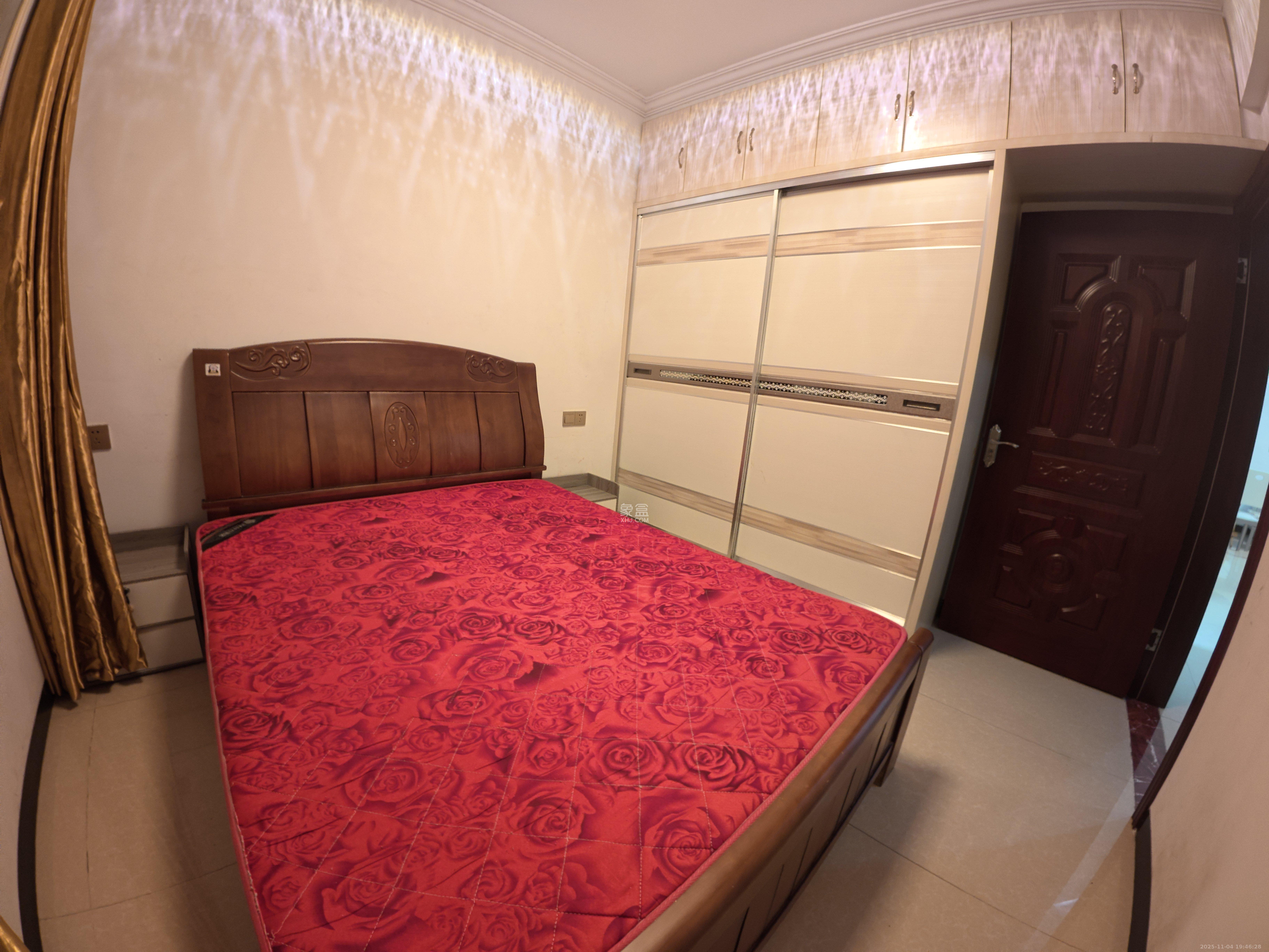 和润园一、二期 3室2厅2卫 2200.0元/月 和润园一、二期 3室2厅2卫 2200.0元/月室内图