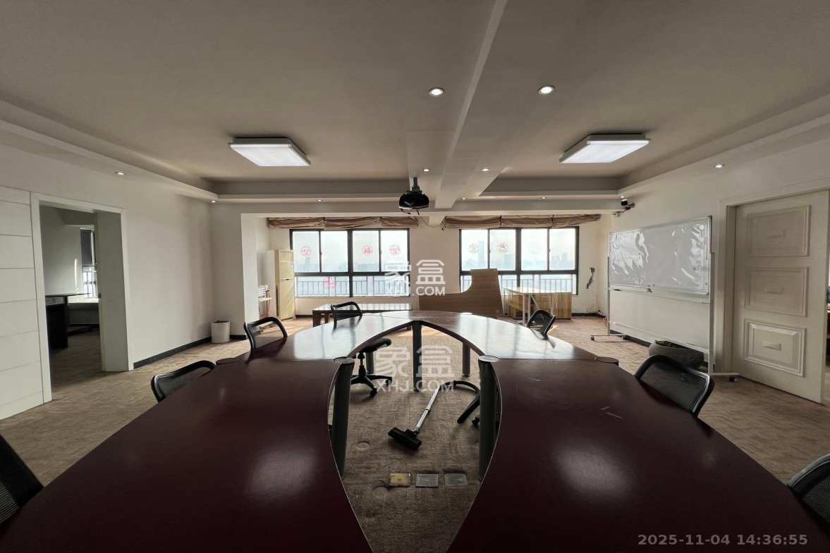 兰亭峰景 3室2厅1卫 5500.0元/月 兰亭峰景 3室2厅1卫 5500.0元/月室内图