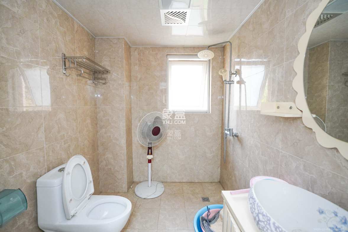 嘉华城(一期) 3室2厅2卫 2500.0元/月 嘉华城(一期) 3室2厅2卫 2500.0元/月室内图