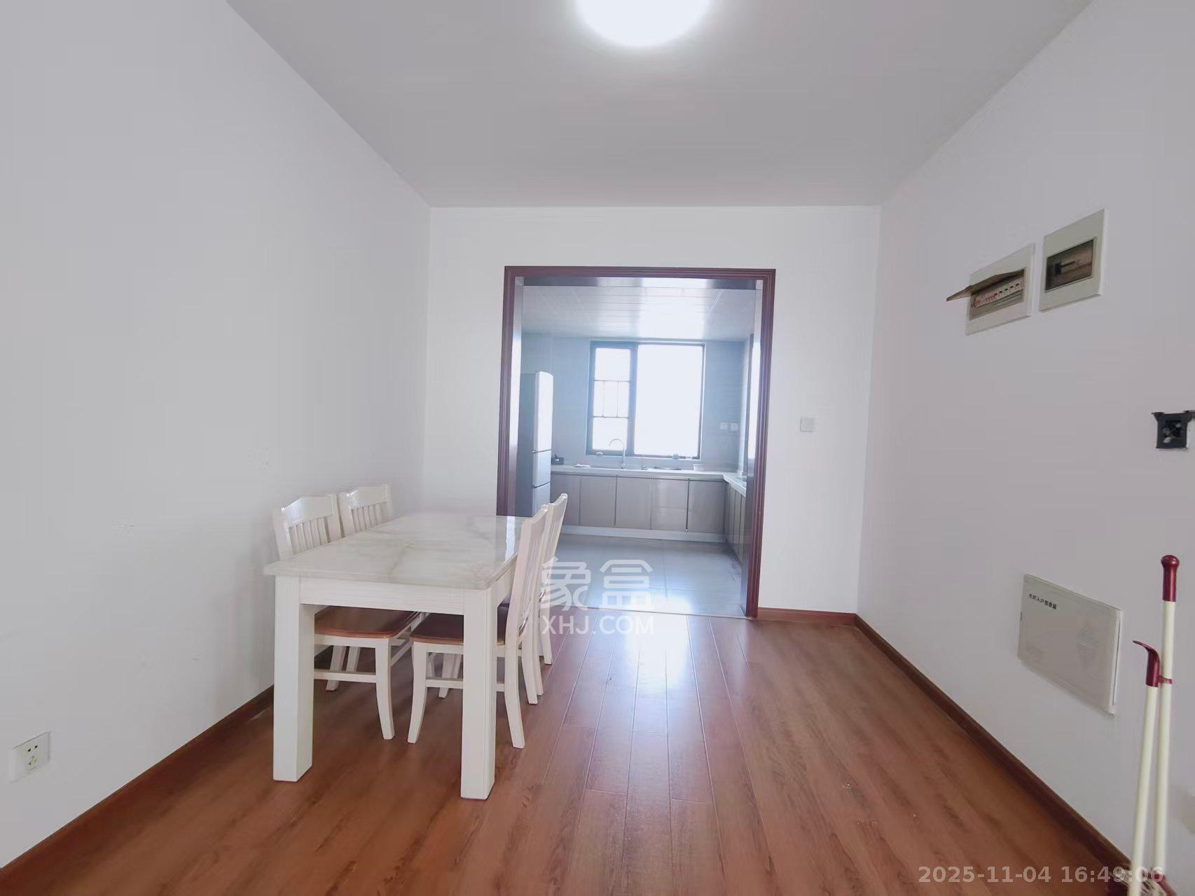 中国铁建洋湖苑 4室2厅2卫 2600.0元/月 中国铁建洋湖苑 4室2厅2卫 2600.0元/月室内图