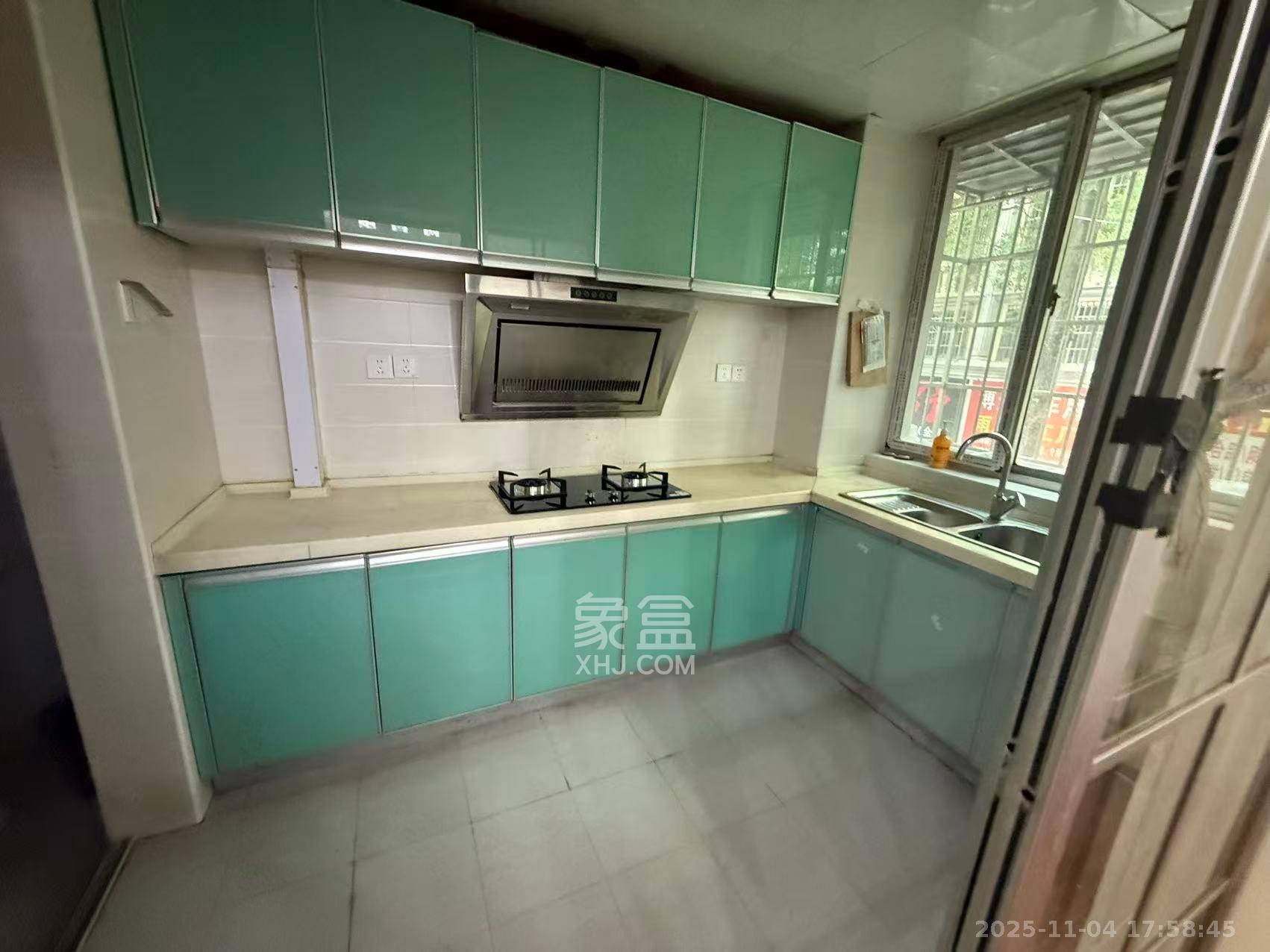 中南汽车世界  2室1厅1卫    1200.0元/月室内图