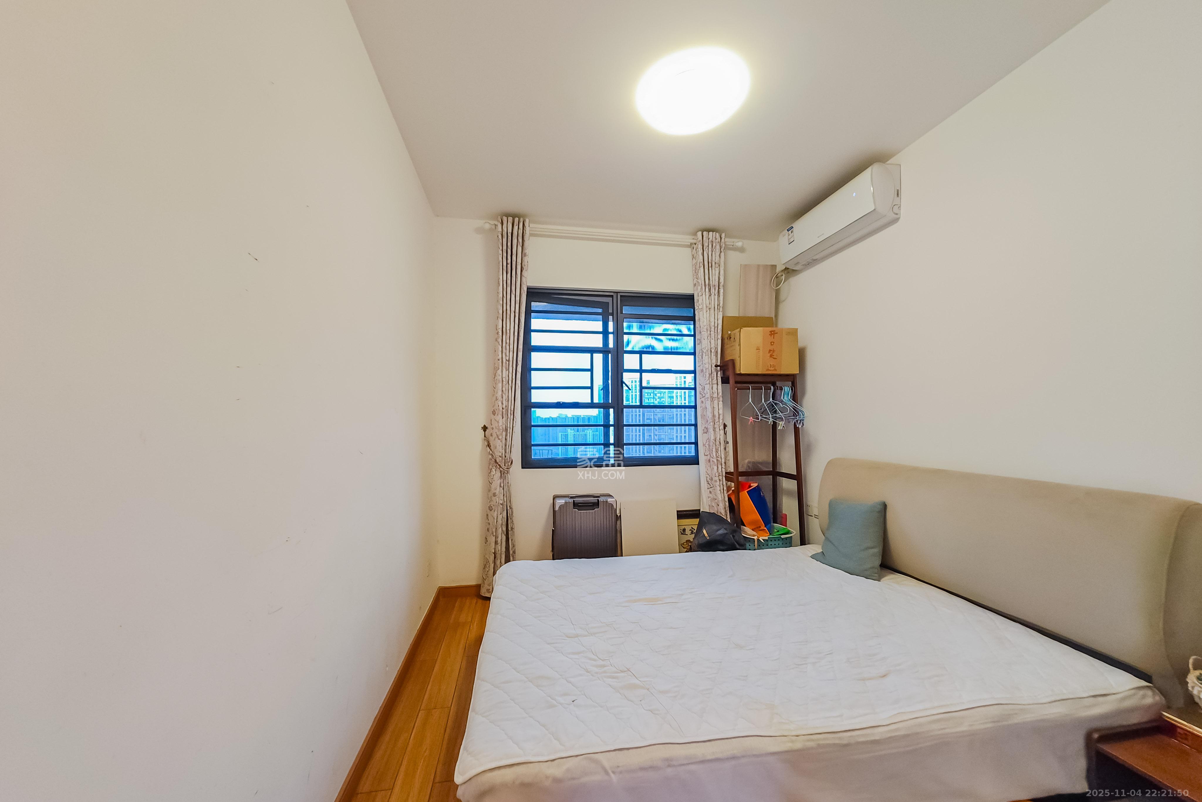 旭辉国际广场（永升商业广场）  4室2厅2卫    165.0万卧室