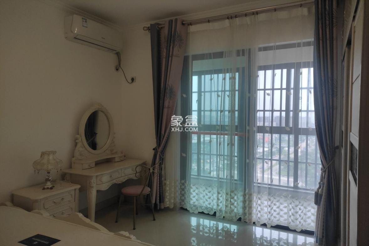 海岸豪庭 3室2厅1卫 2600.0元/月 海岸豪庭 3室2厅1卫 2600.0元/月室内图