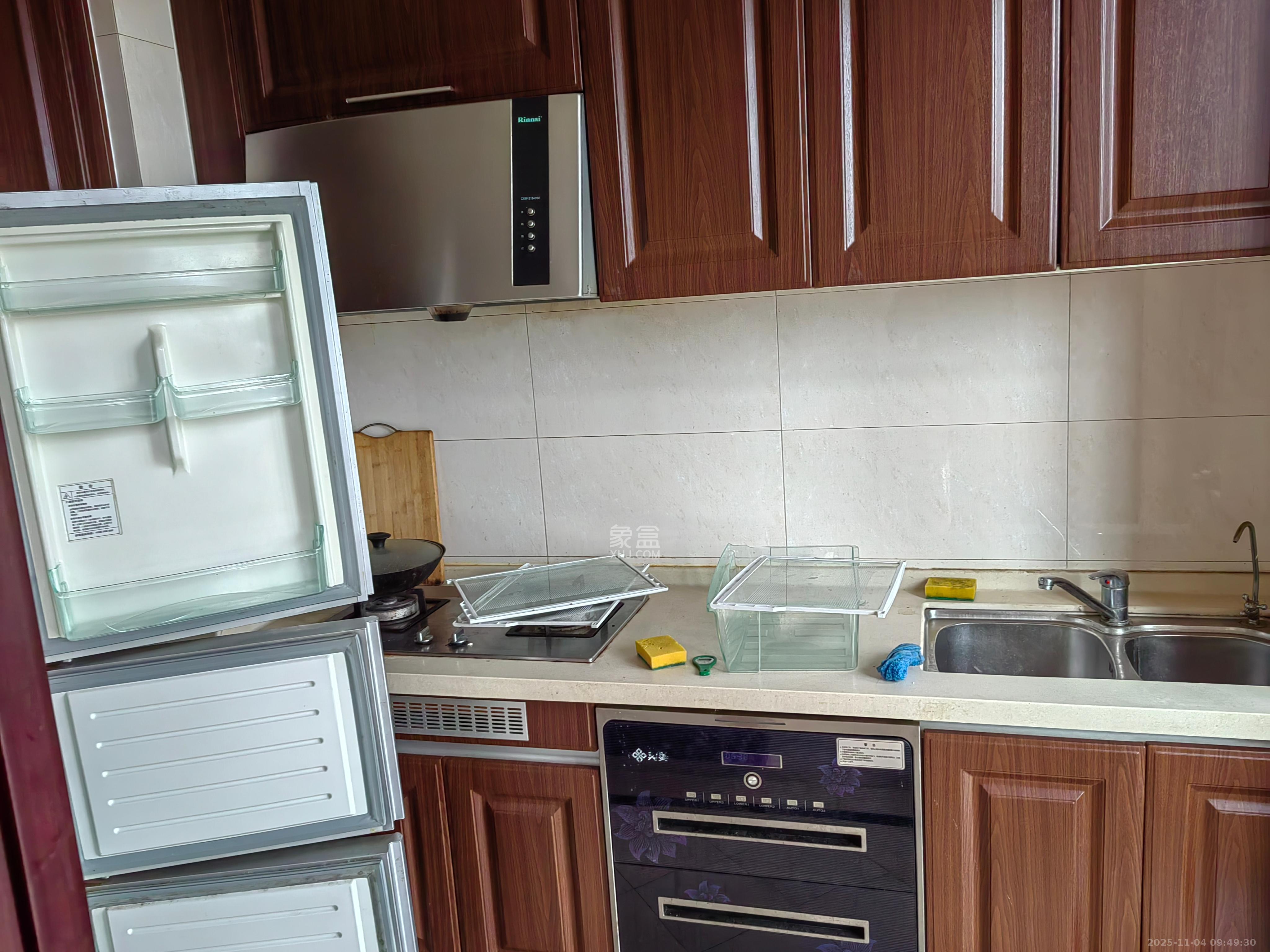 中海国际一期  3室2厅2卫    2100.0元/月室内图