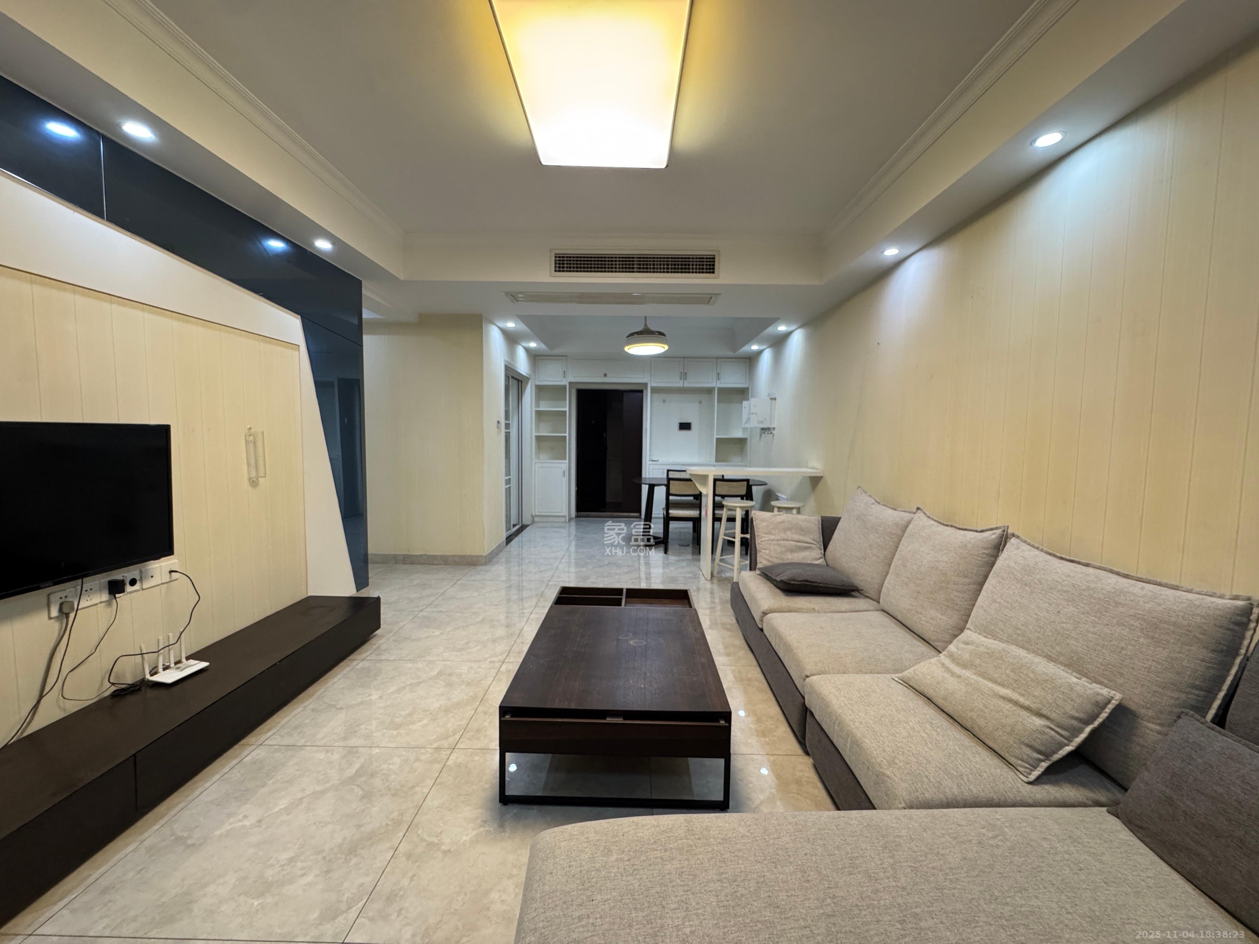 荣悦台  3室2厅1卫    3800.0元/月室内图