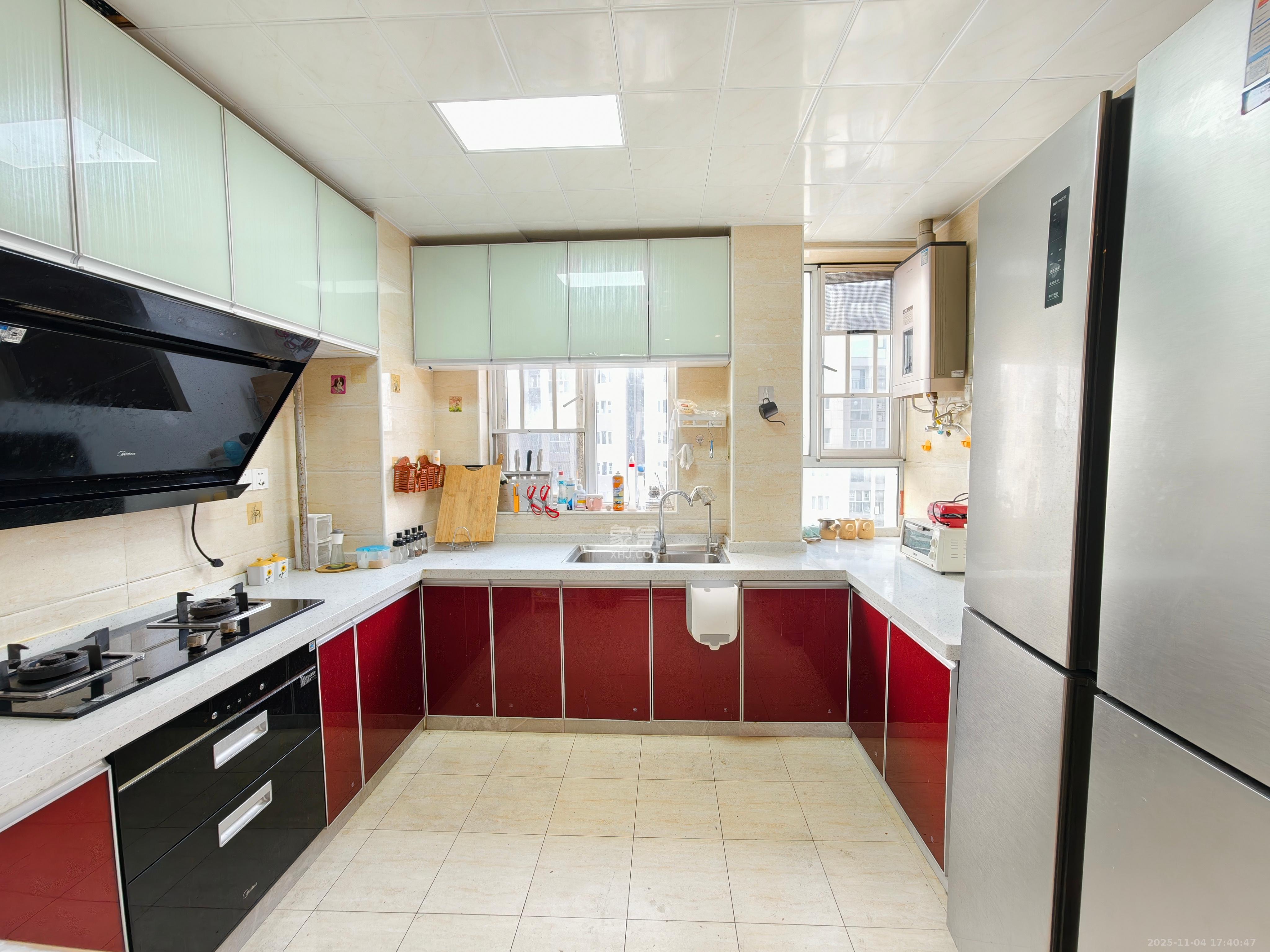 当代滨江MOMA  3室2厅2卫    3200.0元/月室内图