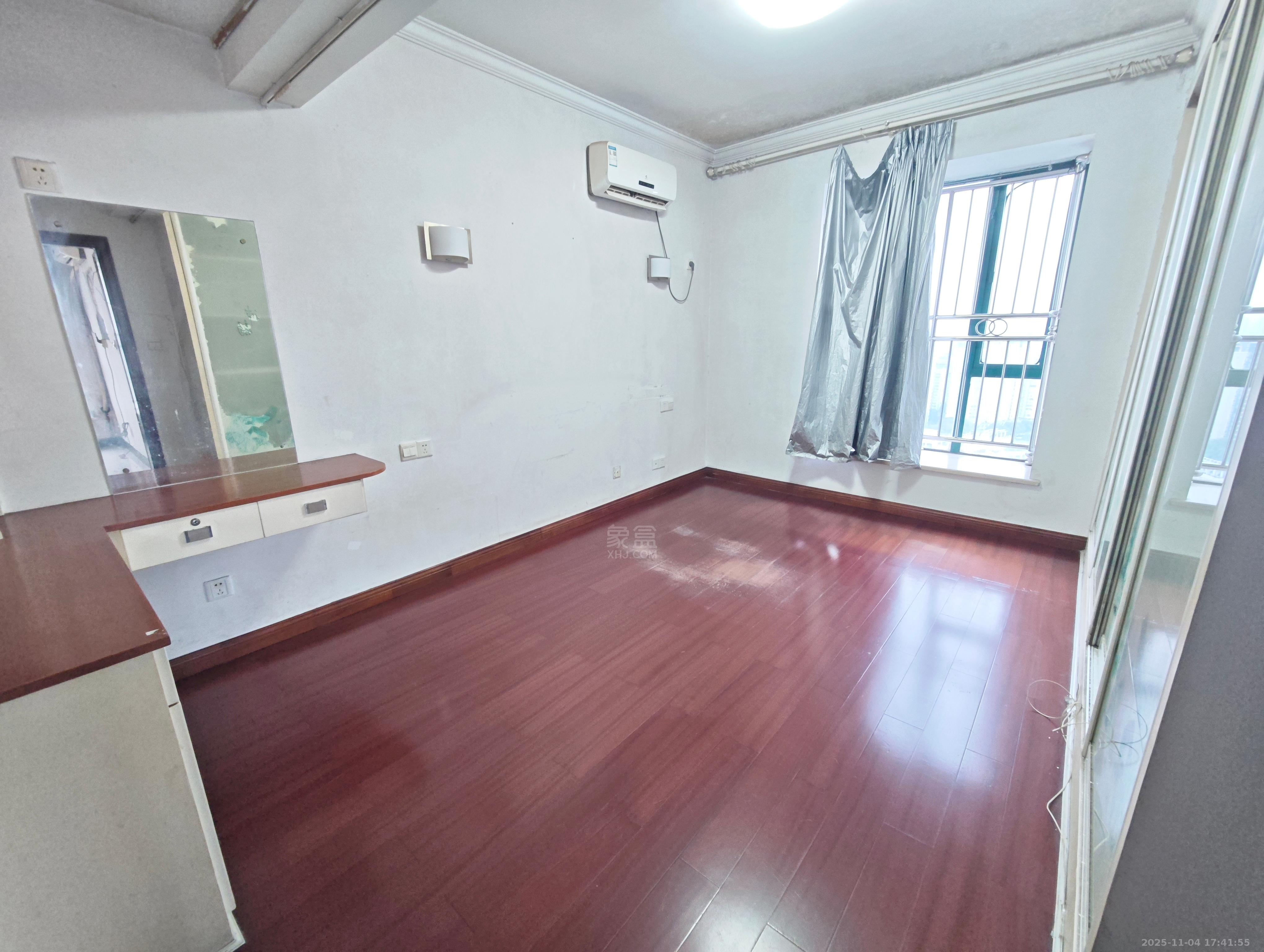 摩登摩天  3室2厅2卫    1500.0元/月室内图