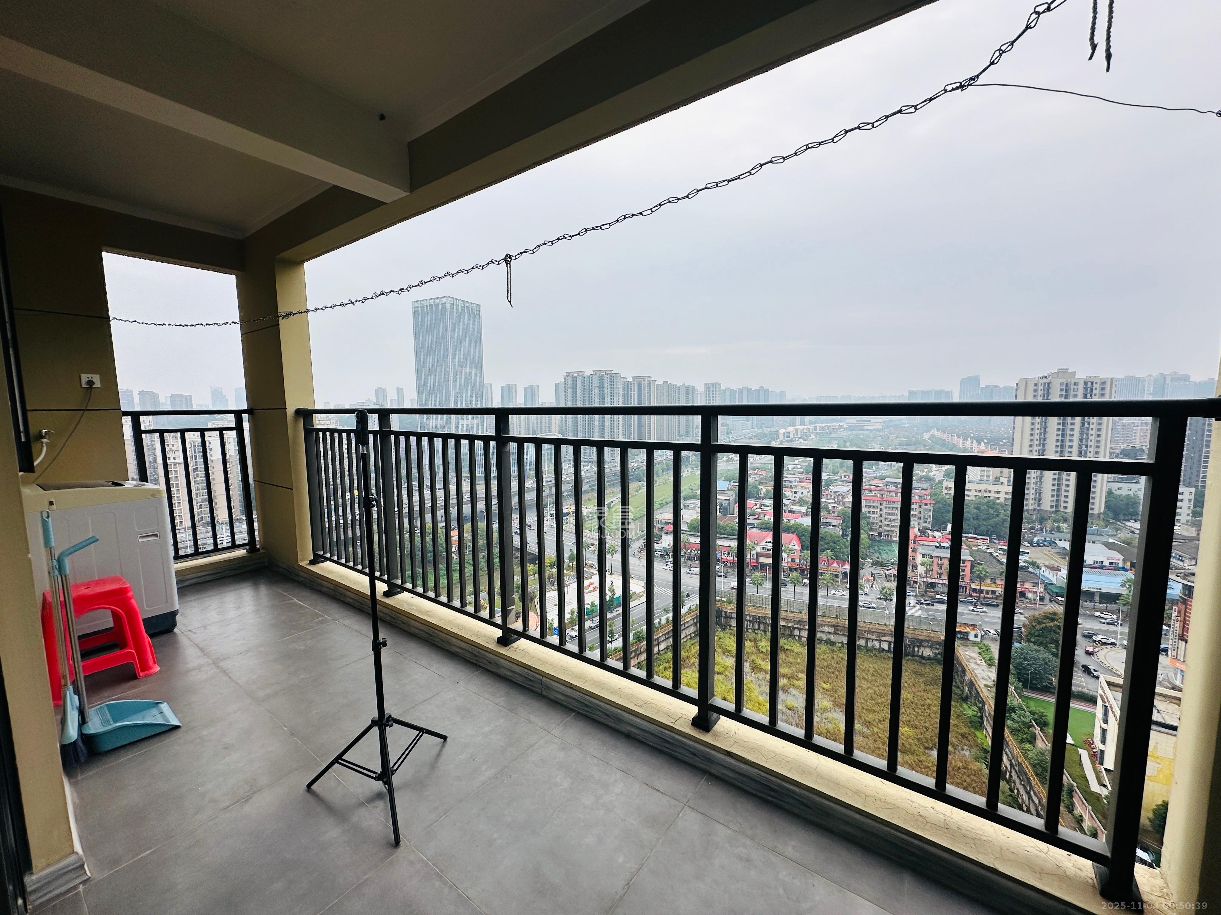 世茂璀璨天城 1室0厅0卫 3200.0元/月 世茂璀璨天城 1室0厅0卫 3200.0元/月室内图