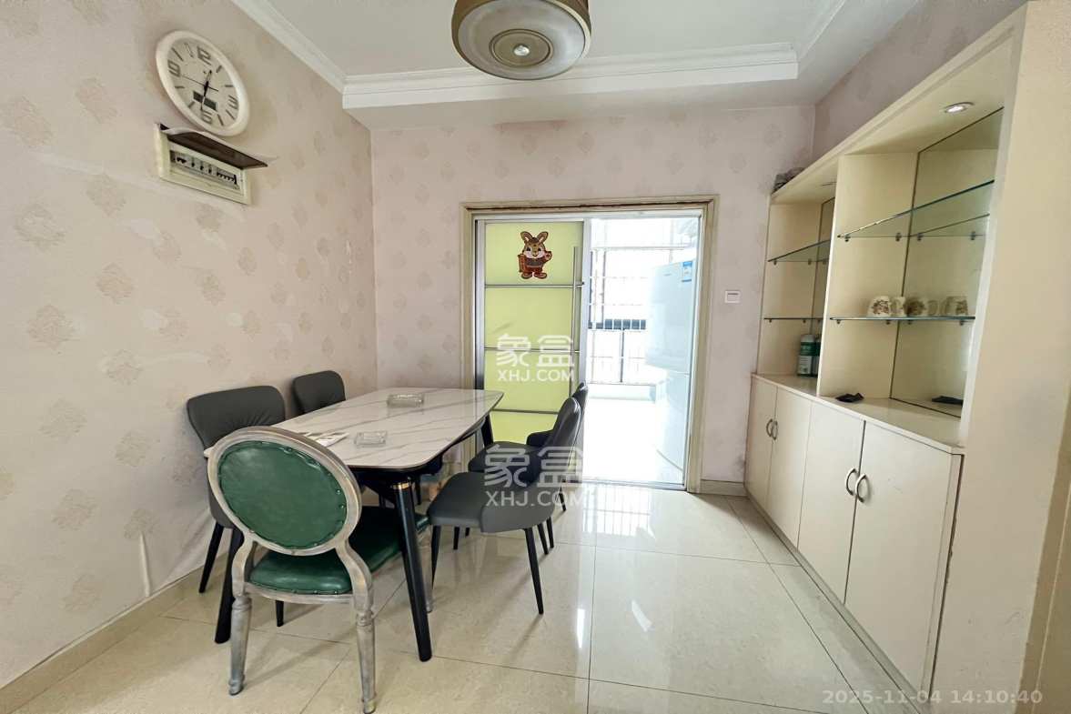 湘江世纪城咏江苑 3室2厅2卫 2400.0元/月 湘江世纪城咏江苑 3室2厅2卫 2400.0元/月室内图