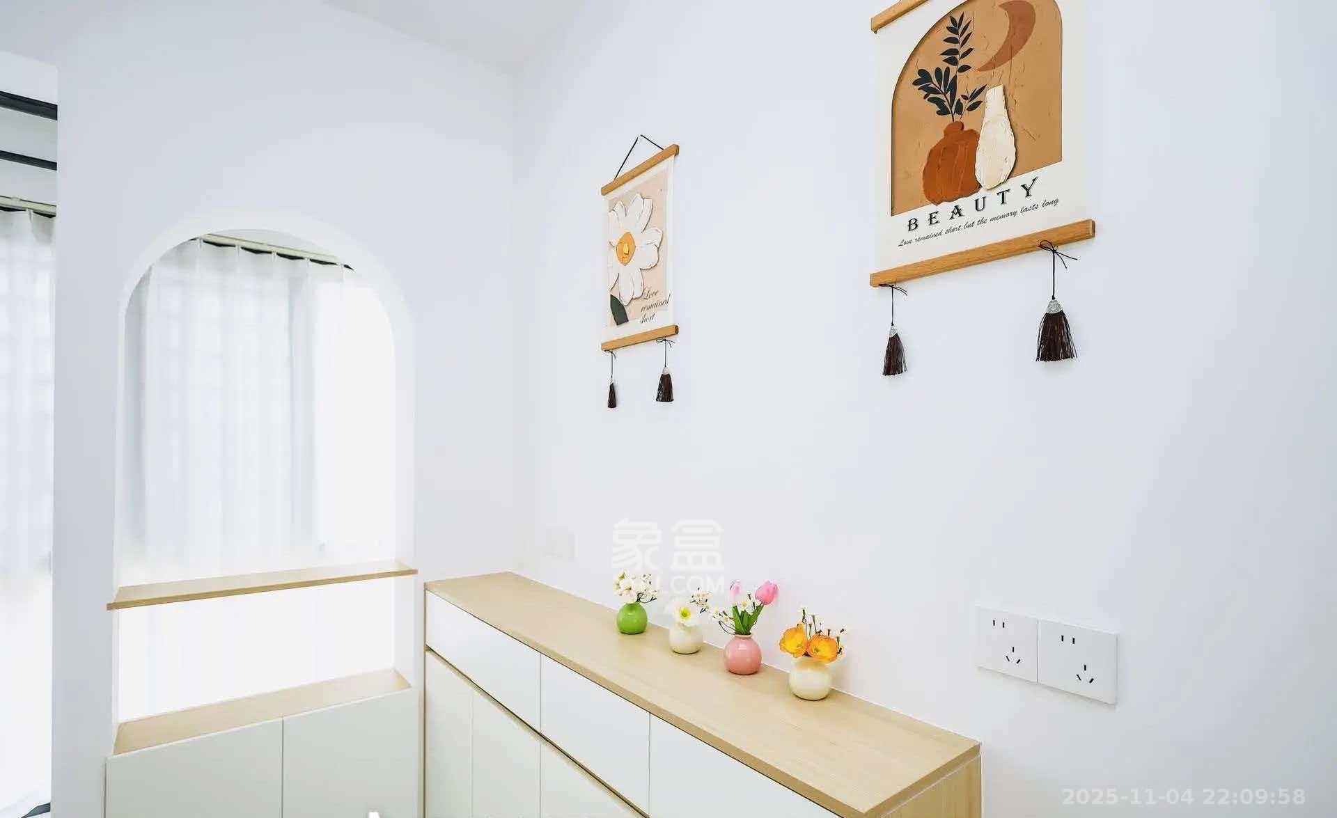 麓谷创智汇 3室2厅2卫 2500.0元/月 麓谷创智汇 3室2厅2卫 2500.0元/月室内图