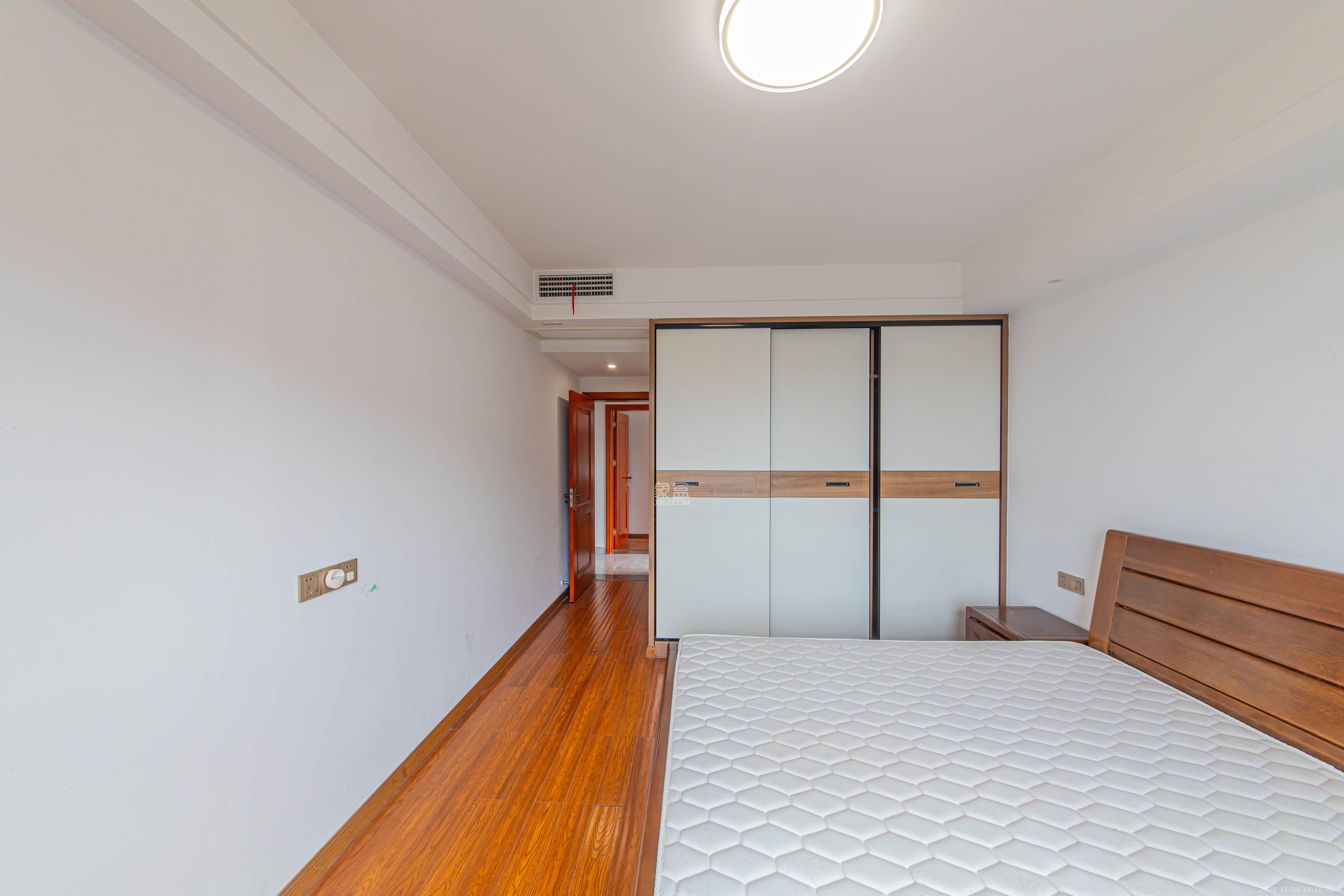 鑫远悦城(鑫远悦时代) 3室2厅1卫 86.0万 鑫远悦城(鑫远悦时代) 3室2厅1卫 86.0万卧室