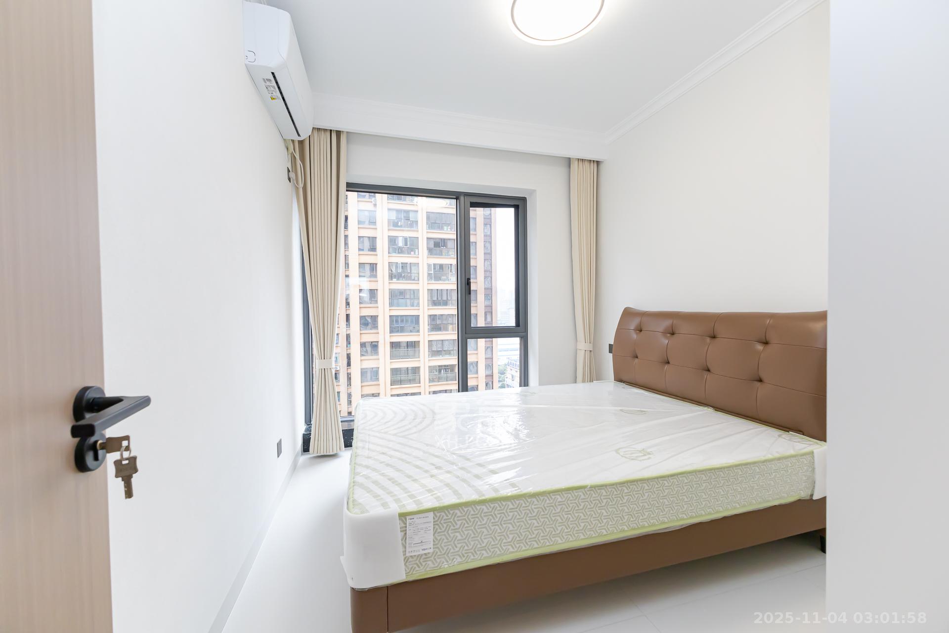 润和又一城  4室2厅2卫    135.8万卧室