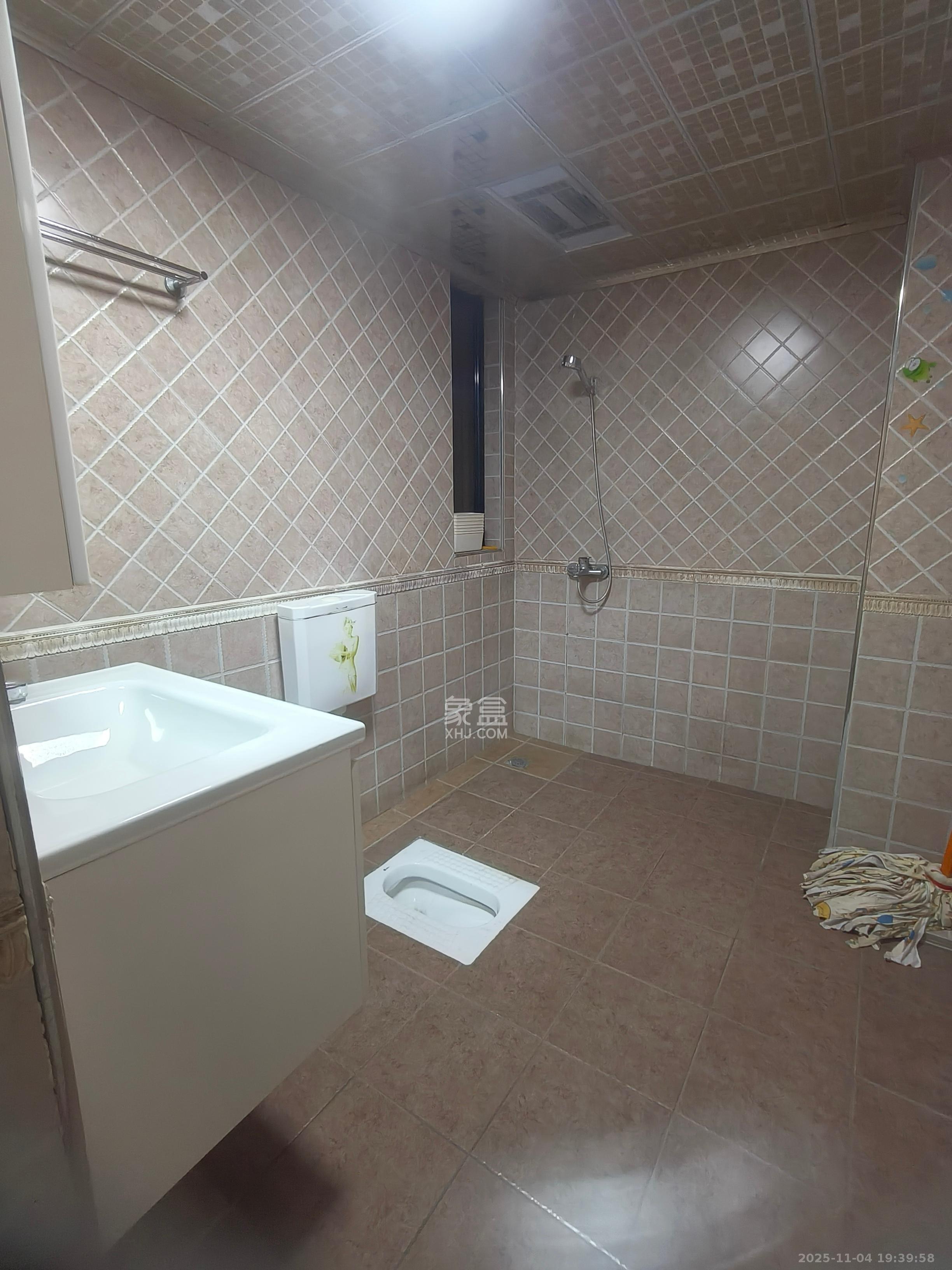 锦湘国际星城三期（锦绣苑）  2室2厅1卫    2400.0元/月室内图