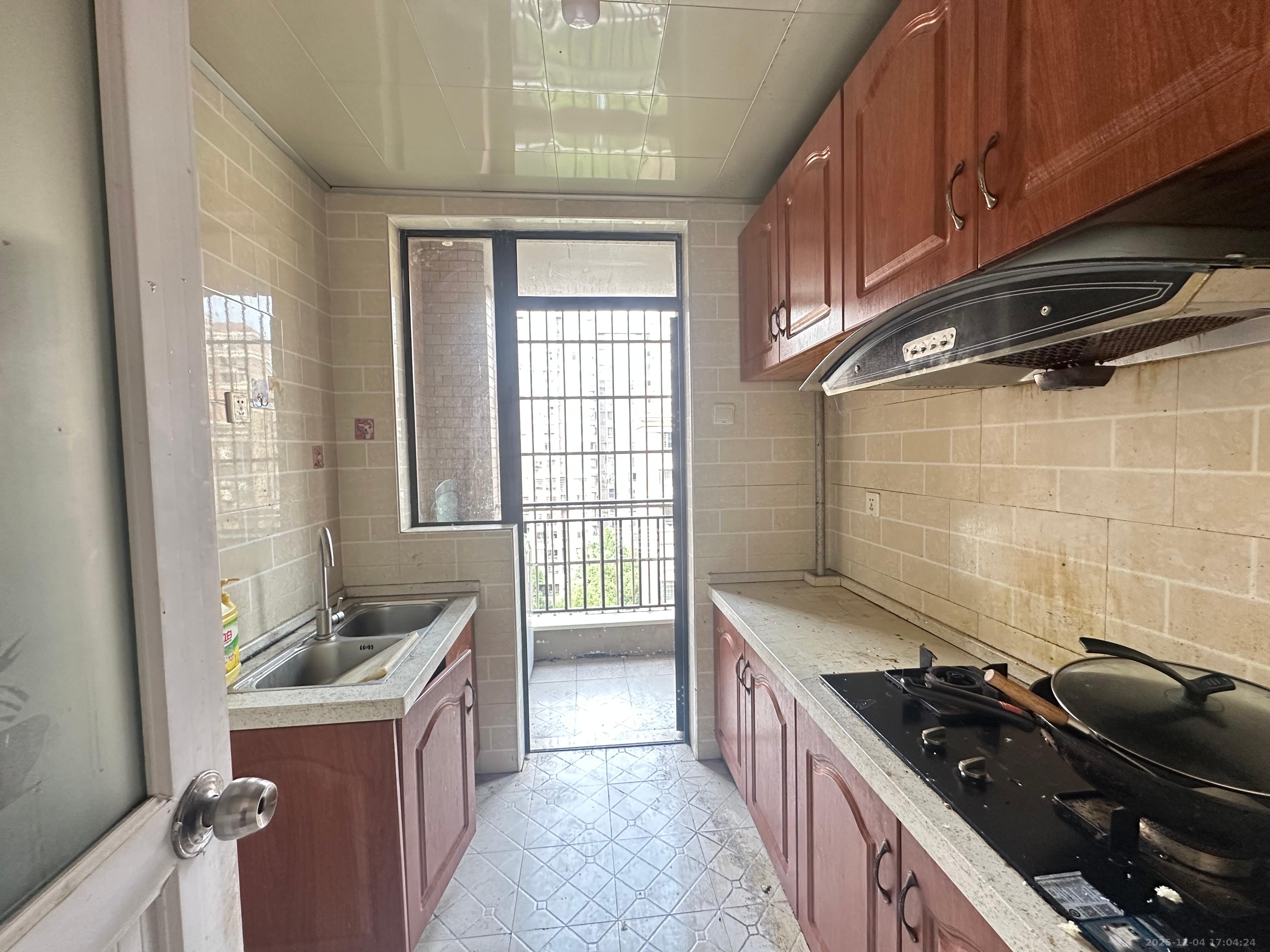 华润凤凰城一期  3室2厅1卫    1500.0元/月室内图