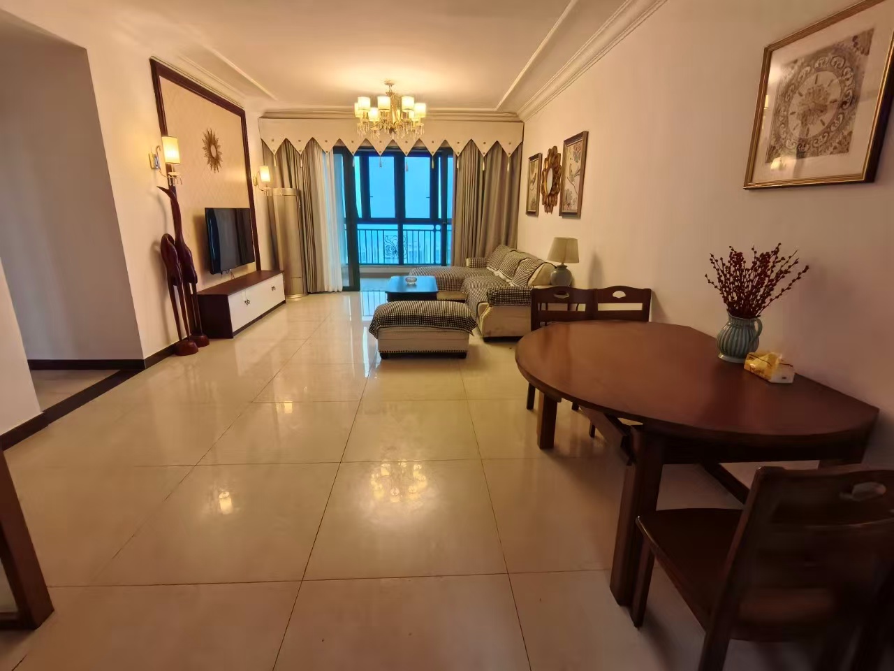 恒大绿洲  3室2厅2卫    1800.0元/月