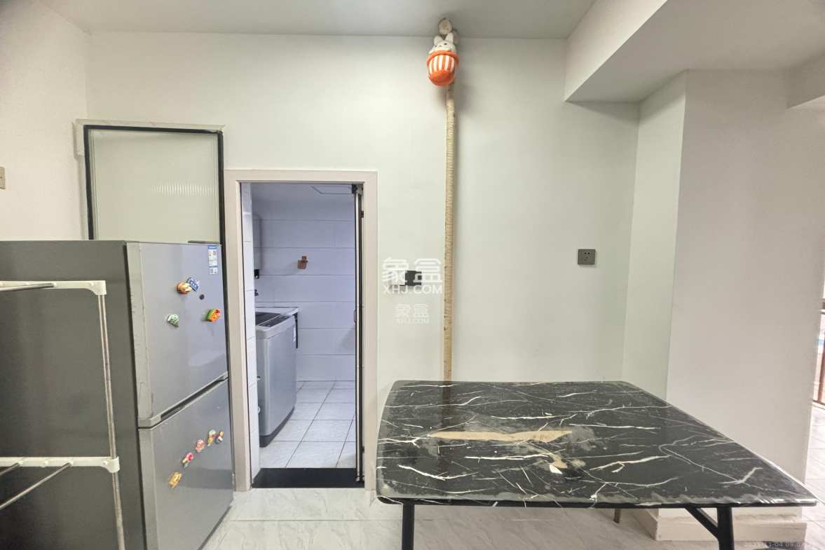 都市春天 1室1厅1卫 1900.0元/月 都市春天 1室1厅1卫 1900.0元/月室内图