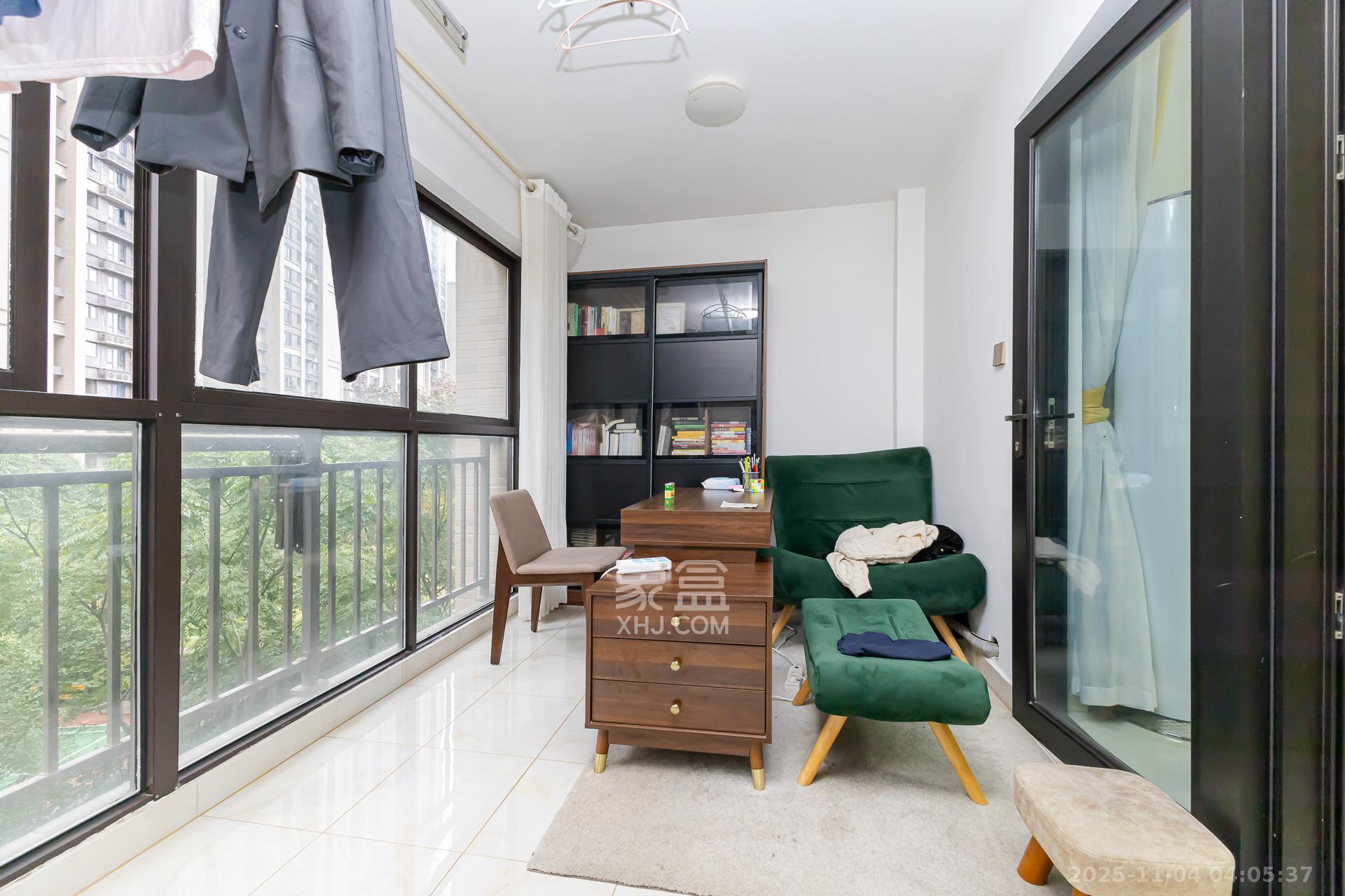 时代倾城三期  2室2厅1卫    65.0万 时代倾城三期  2室2厅1卫    65.0万阳台