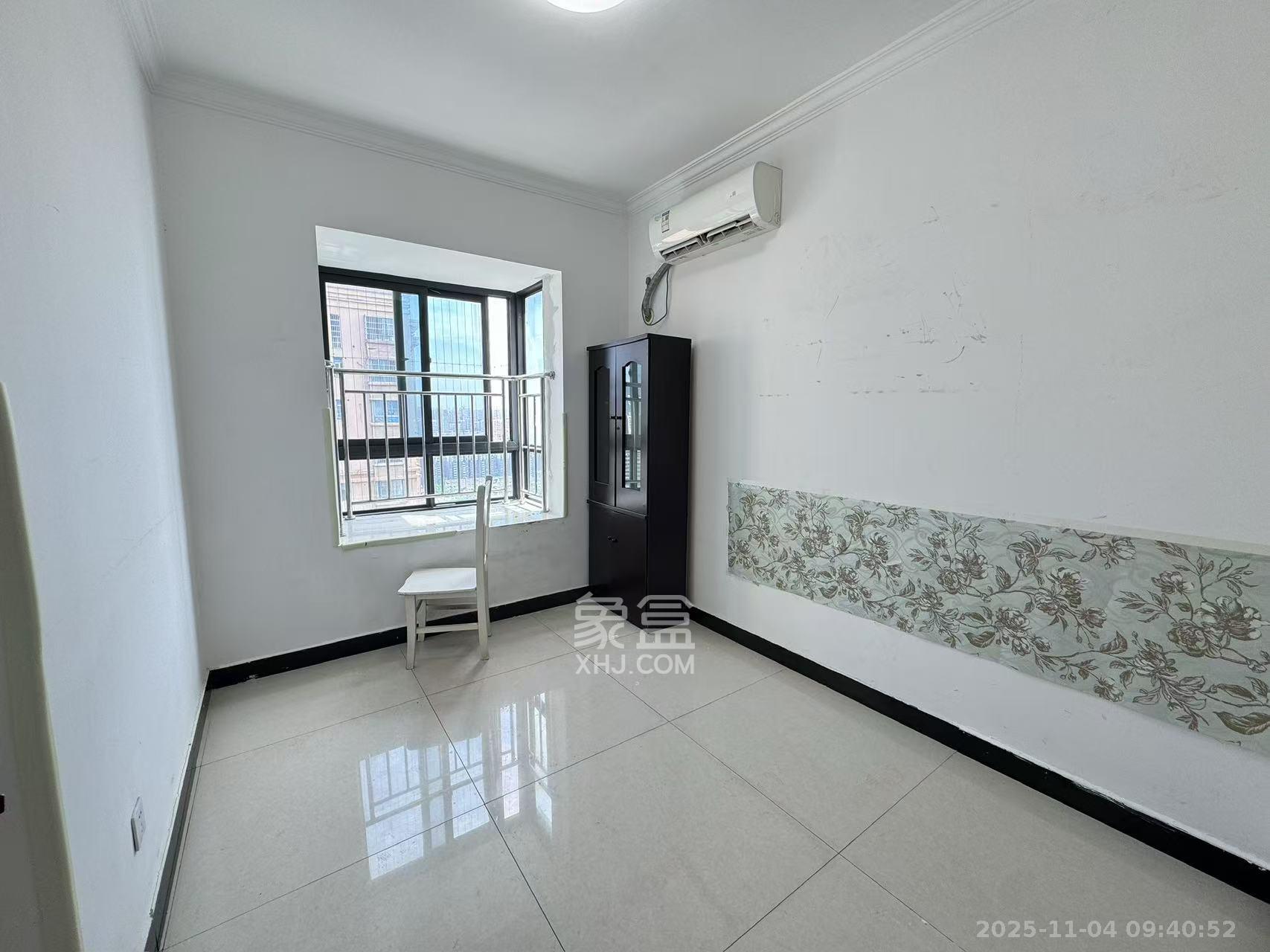 华城广场  2室1厅1卫    2500.0元/月室内图