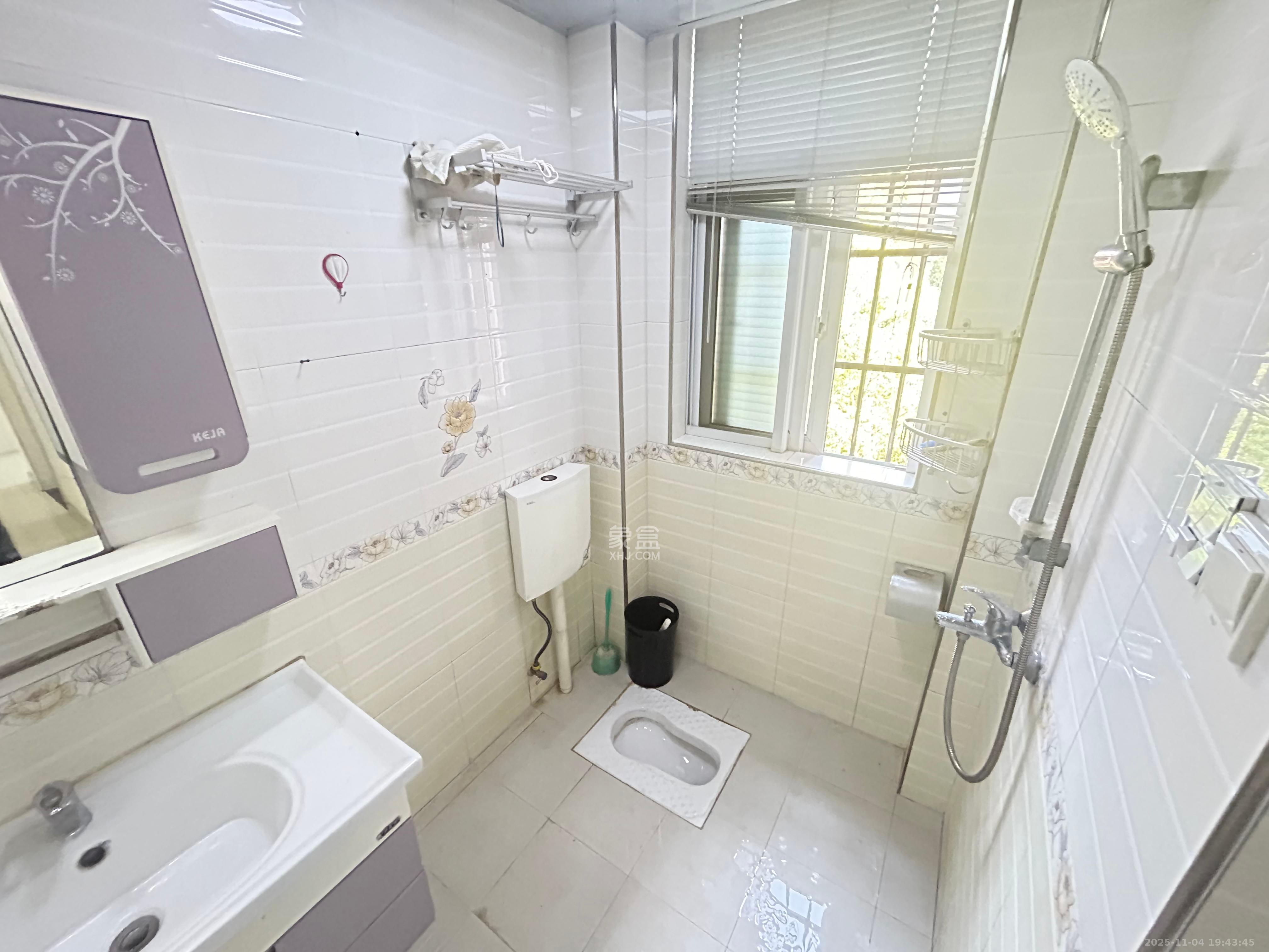 山水湾  3室2厅0卫    1800.0元/月室内图