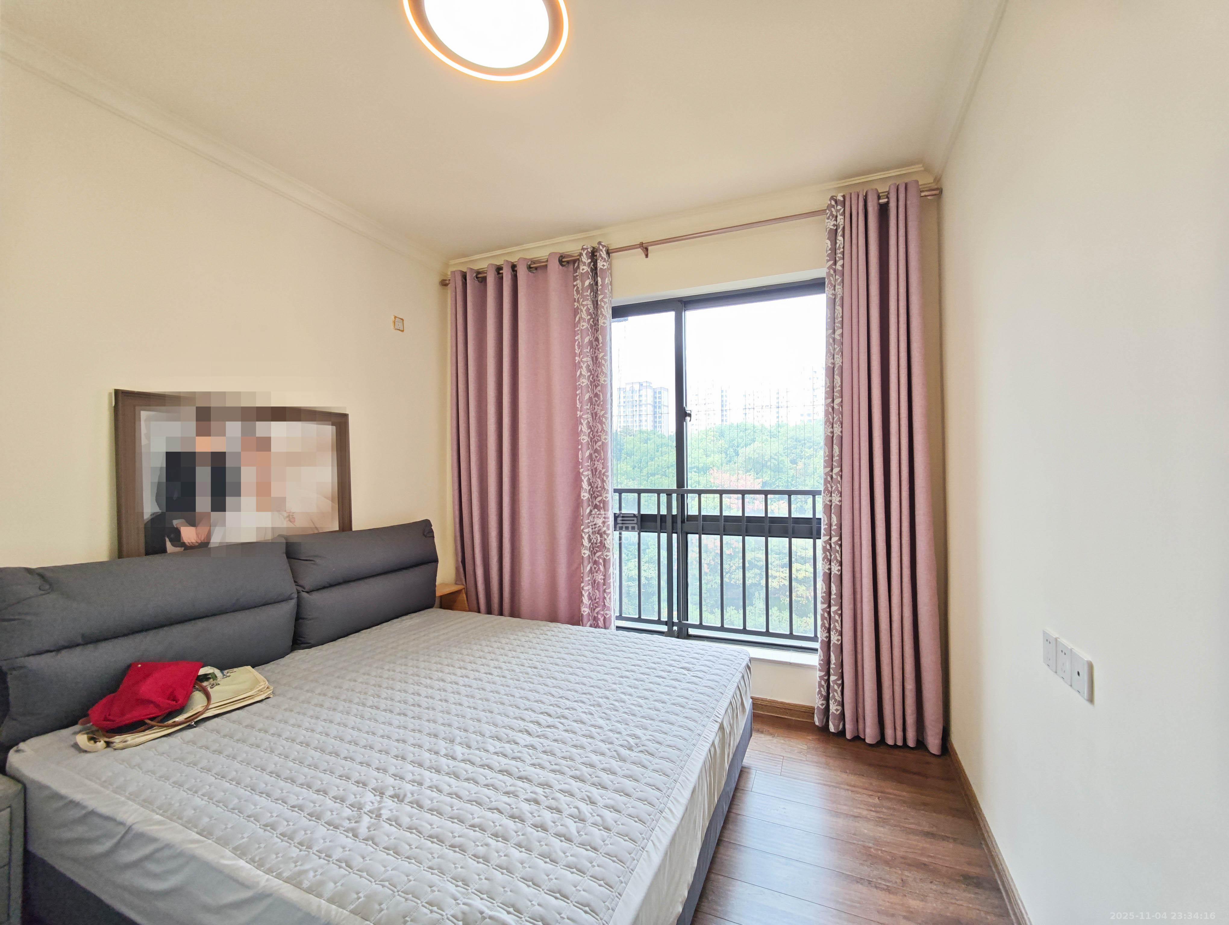 碧桂园南城首府(东宸林海) 4室2厅2卫 120.0万 碧桂园南城首府(东宸林海) 4室2厅2卫 120.0万卧室