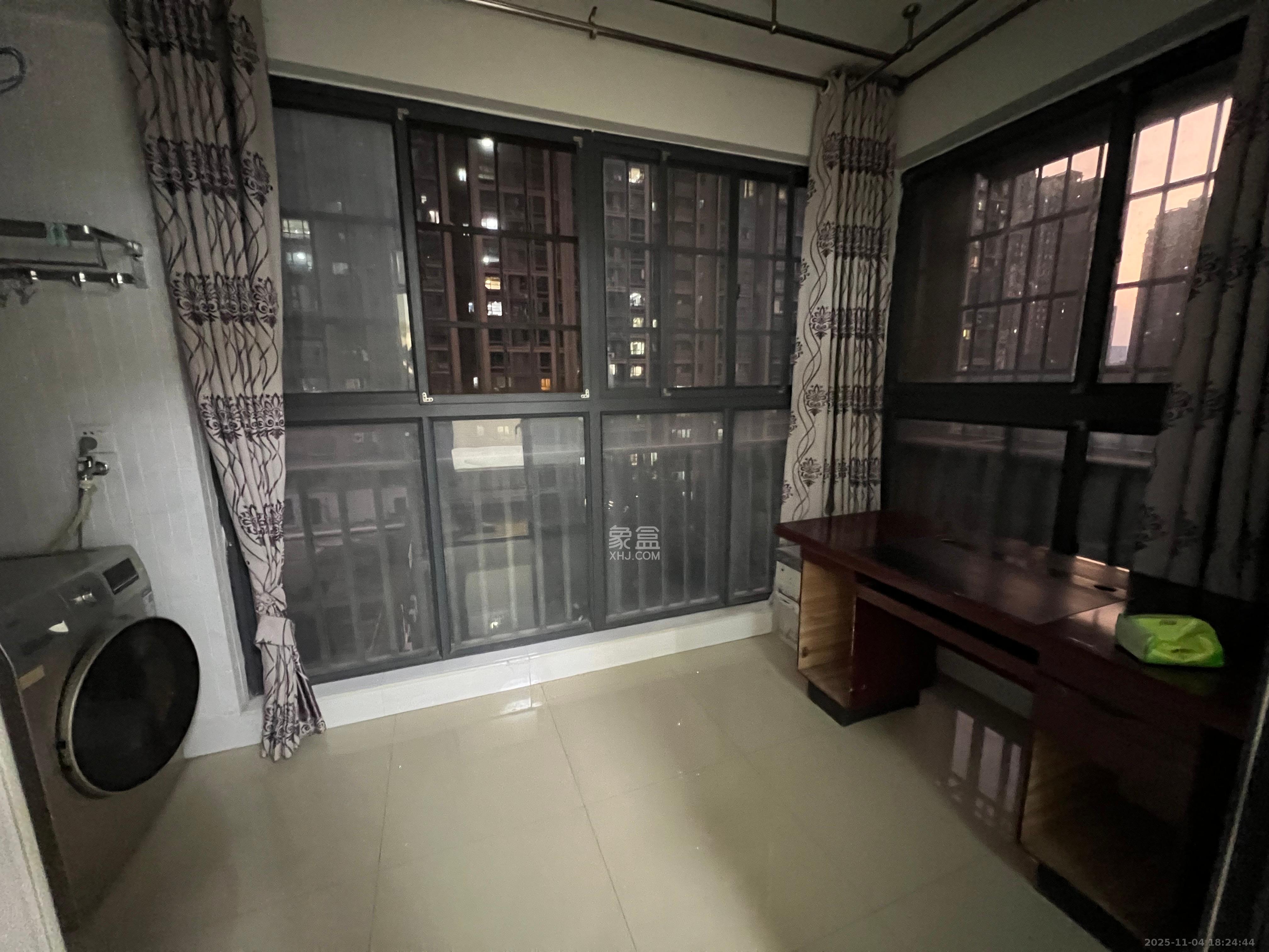 百纳广场（百纳公寓）  2室2厅1卫    2400.0元/月室内图