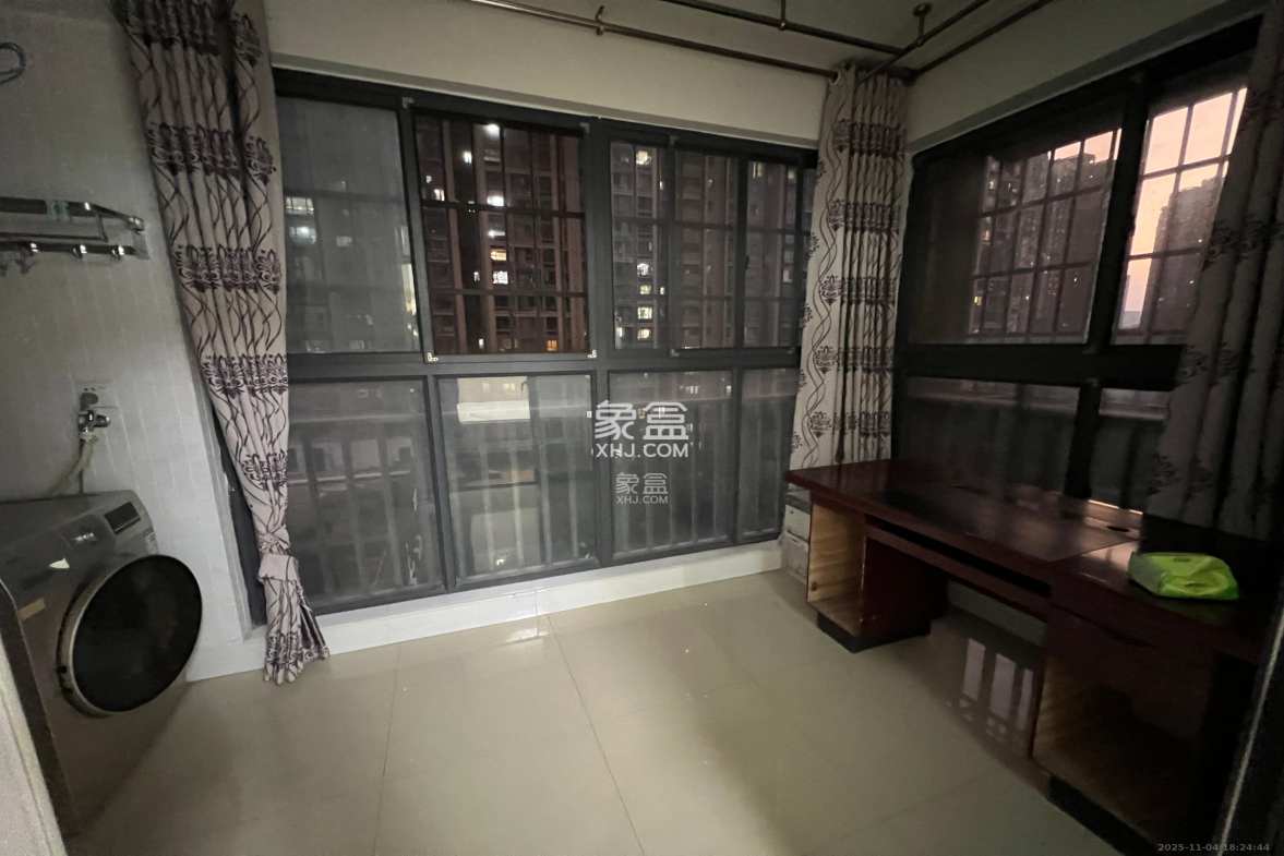 百纳广场(百纳公寓) 2室2厅1卫 2400.0元/月 百纳广场(百纳公寓) 2室2厅1卫 2400.0元/月室内图