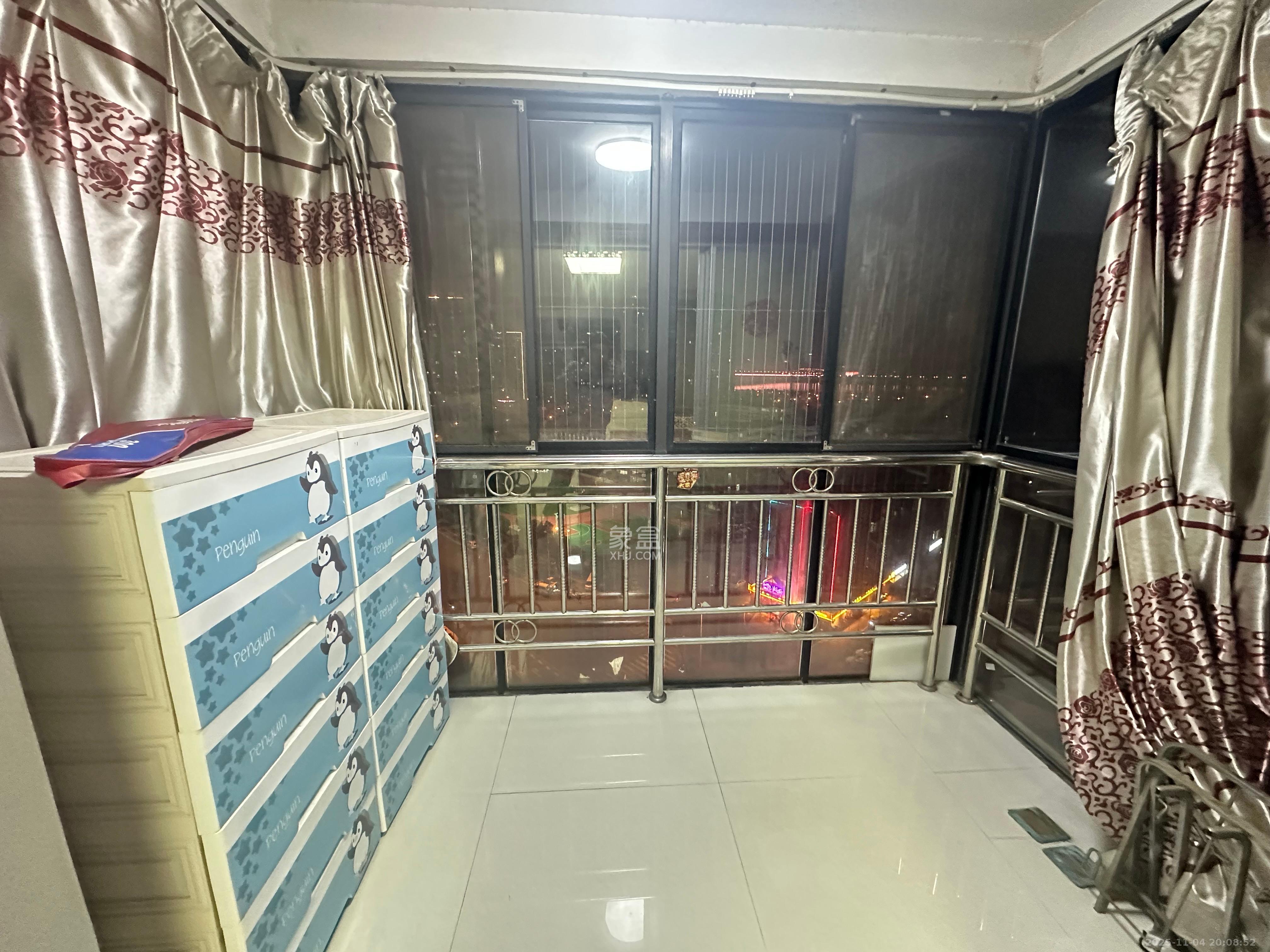 山语城一期  2室2厅1卫    2000.0元/月室内图