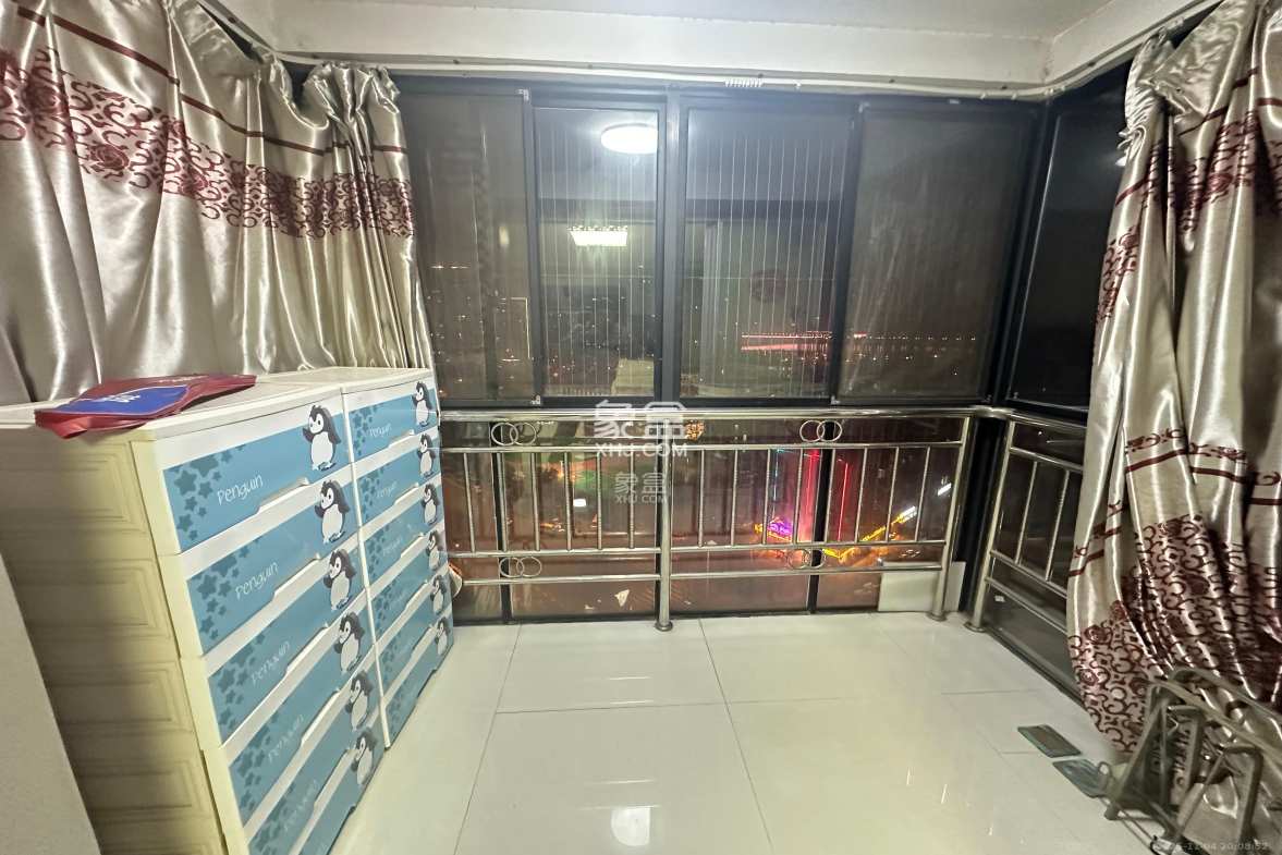 山语城一期 2室2厅1卫 2000.0元/月 山语城一期 2室2厅1卫 2000.0元/月室内图