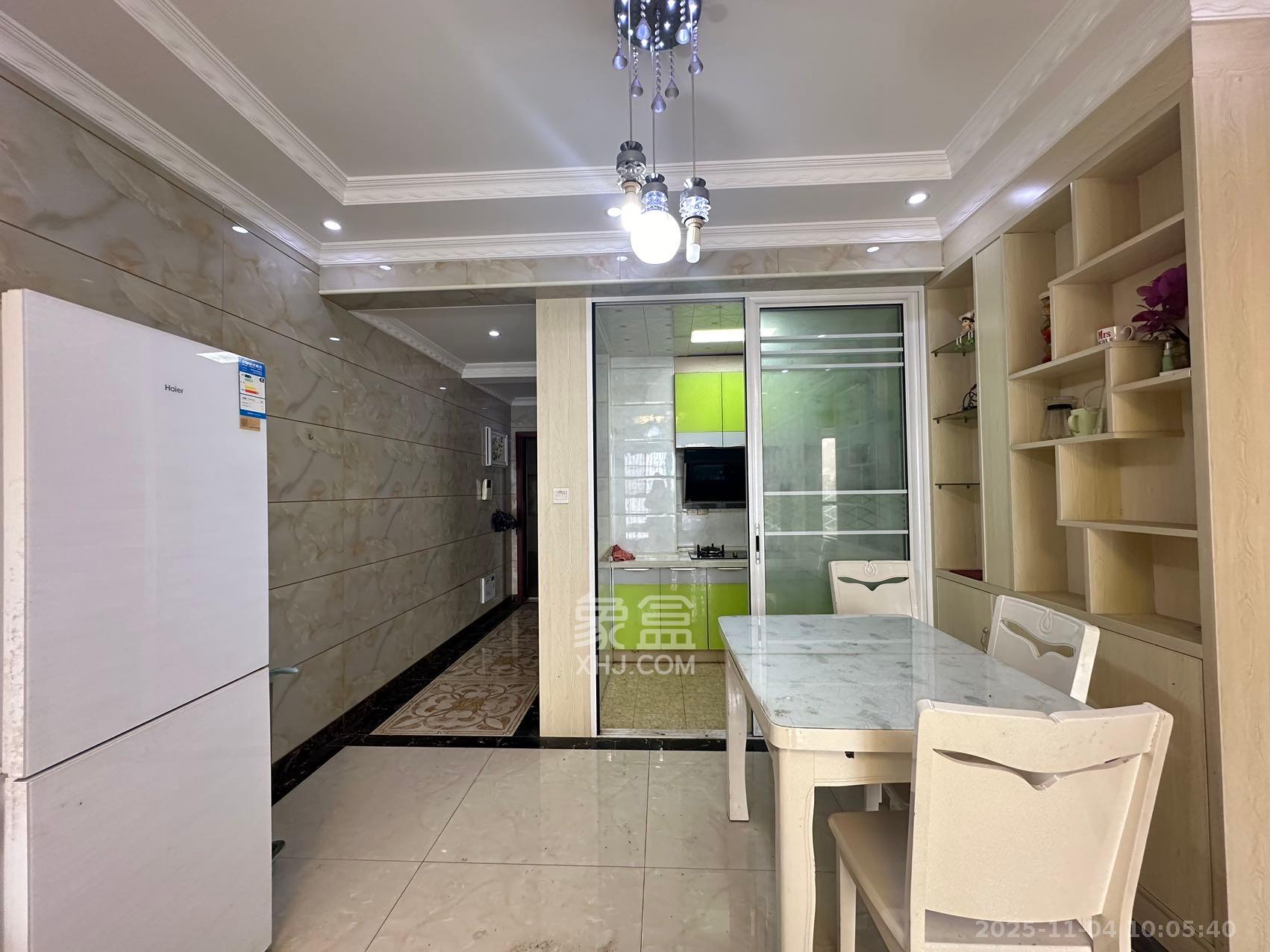 维一星城原山苑  3室2厅1卫    2300.0元/月室内图