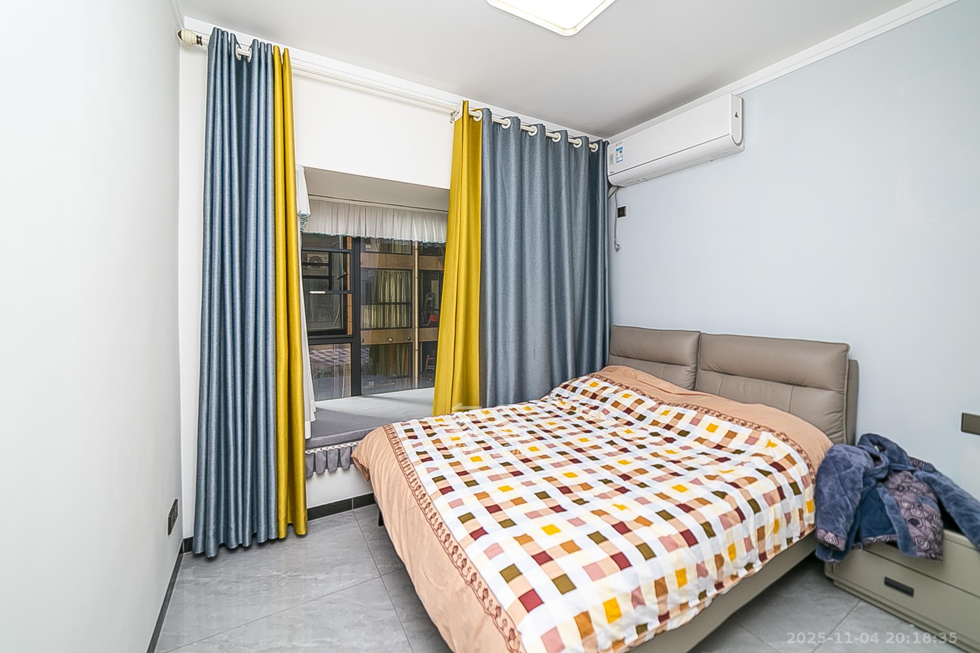 华银南苑融域  3室2厅1卫    105.0万卧室